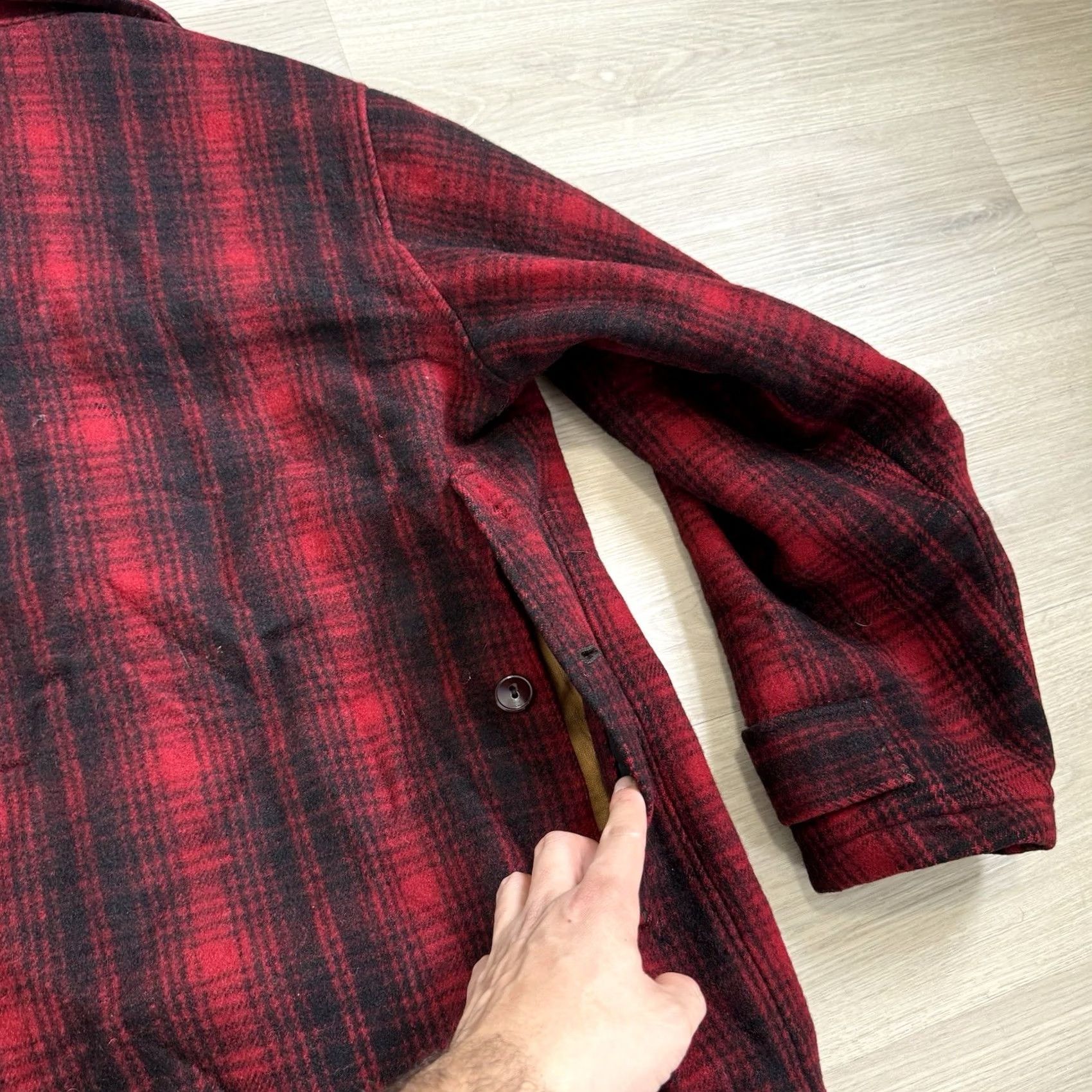 Vintage VINTAGE Woolrich Hunting Coat Jacket Wool Plaid Red 40s 50s Wool Outer Red Pit to Pit 22in Length 30.5in Men's Measurements Size US XXL / EU 58 / 5 - 7 Thumbnail