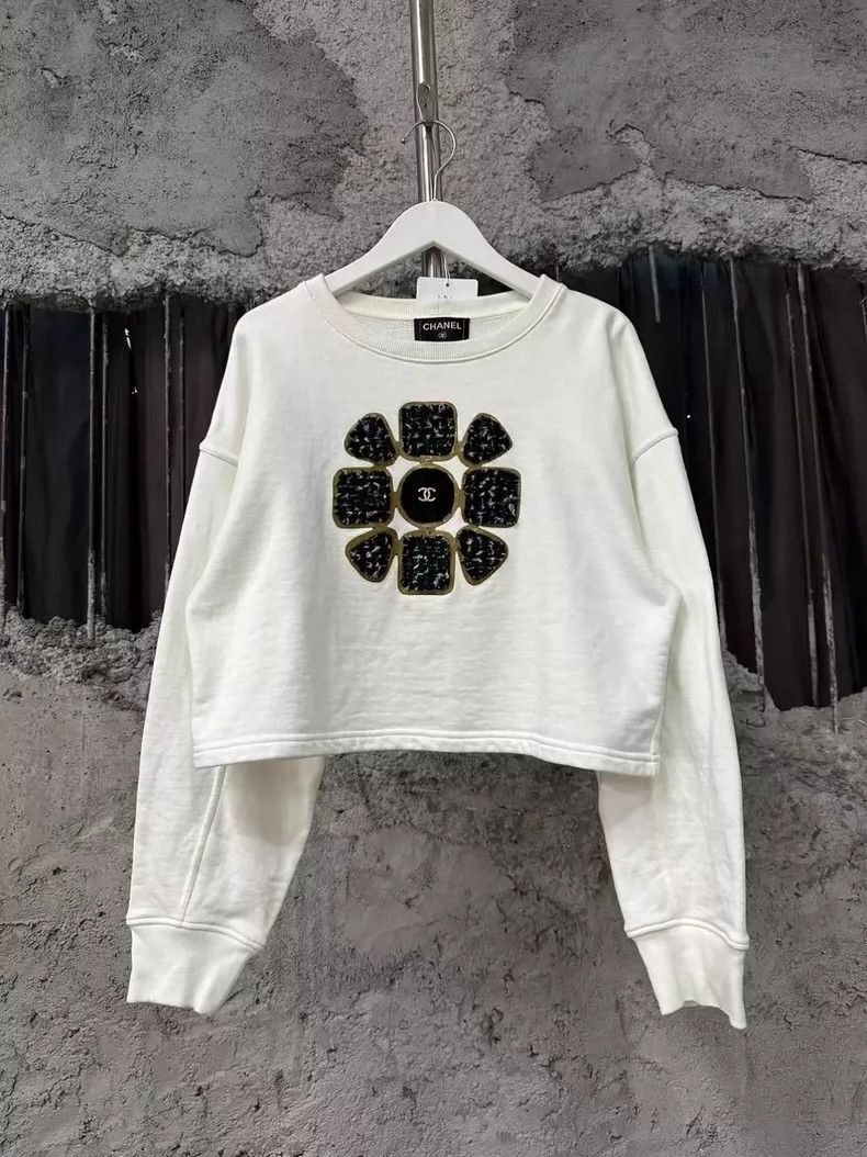 Chanel Chanel Black gold mountain camellia tweed decorative sweat Size S / US 4 / IT 40 - 1 Thumbnail