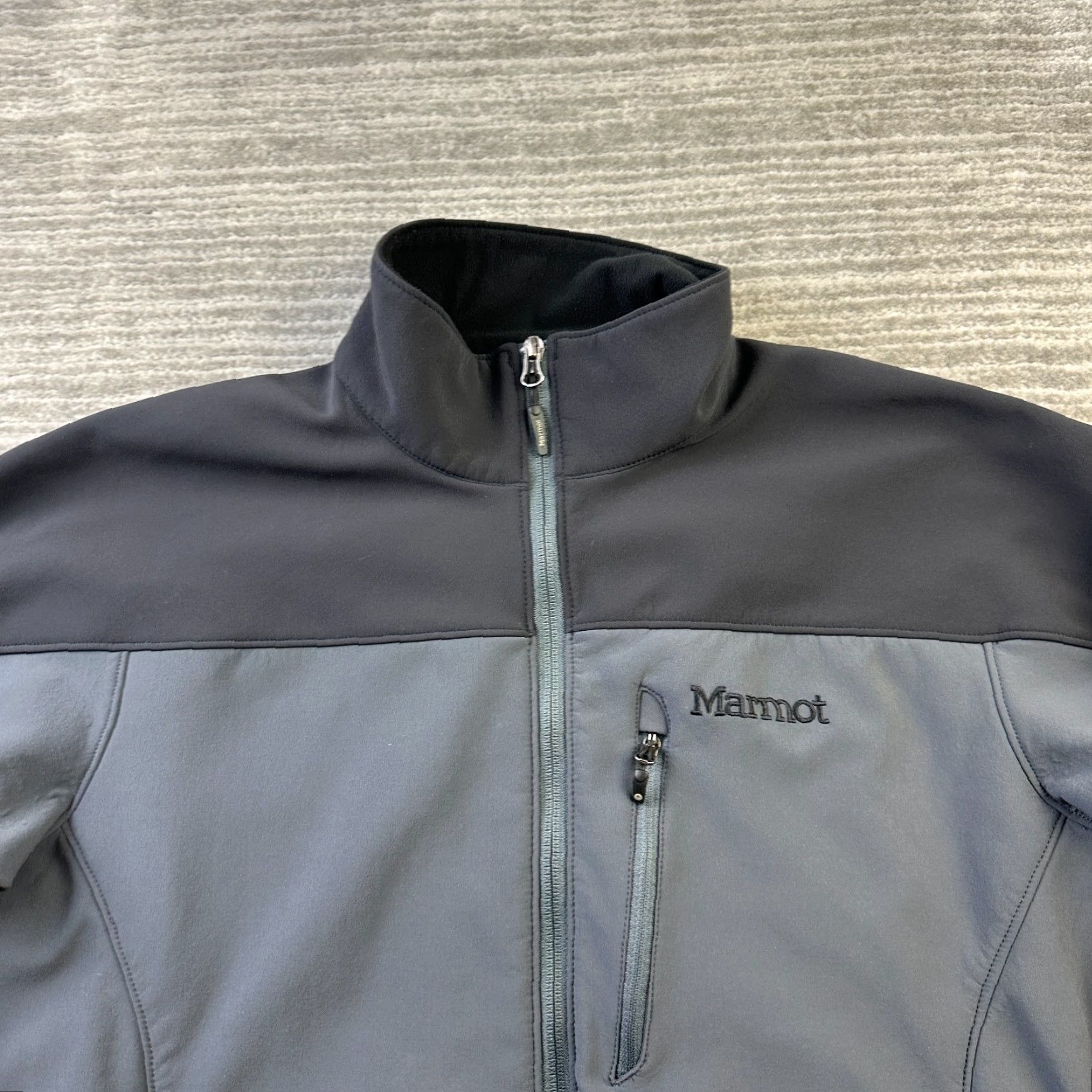 Marmot Marmot Jacket Mens Medium Gray Full Zip Outdoors Hiking Windbreaker Casual Travel - Outdoor Mens Regular Size M Gray Solid Full Zip Jacket Size US M / EU 48-50 / 2 - 3 Thumbnail