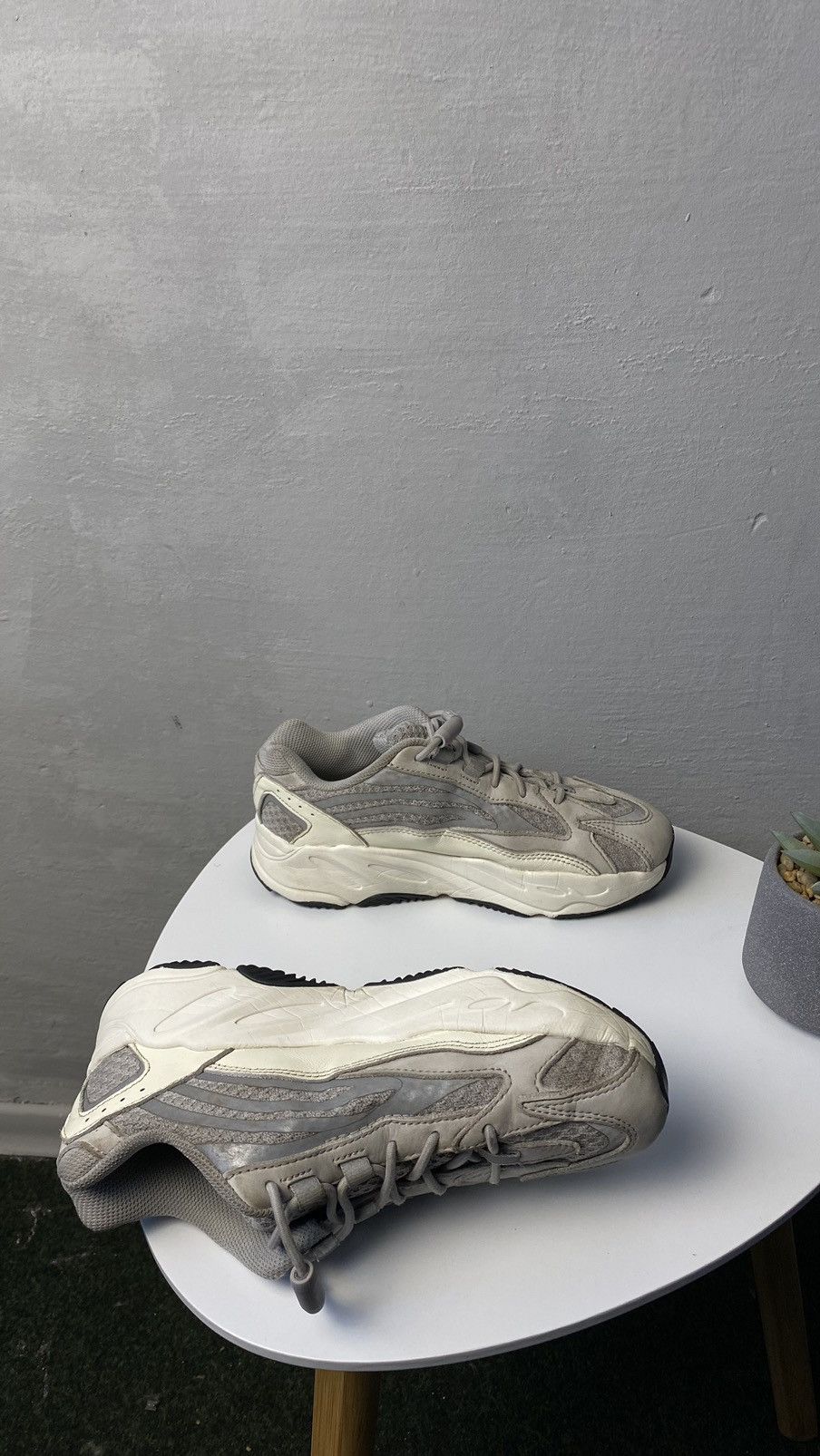 Adidas Adidas Yeezy boost 700 V2 Size US 5 / IT 35 - 4 Thumbnail
