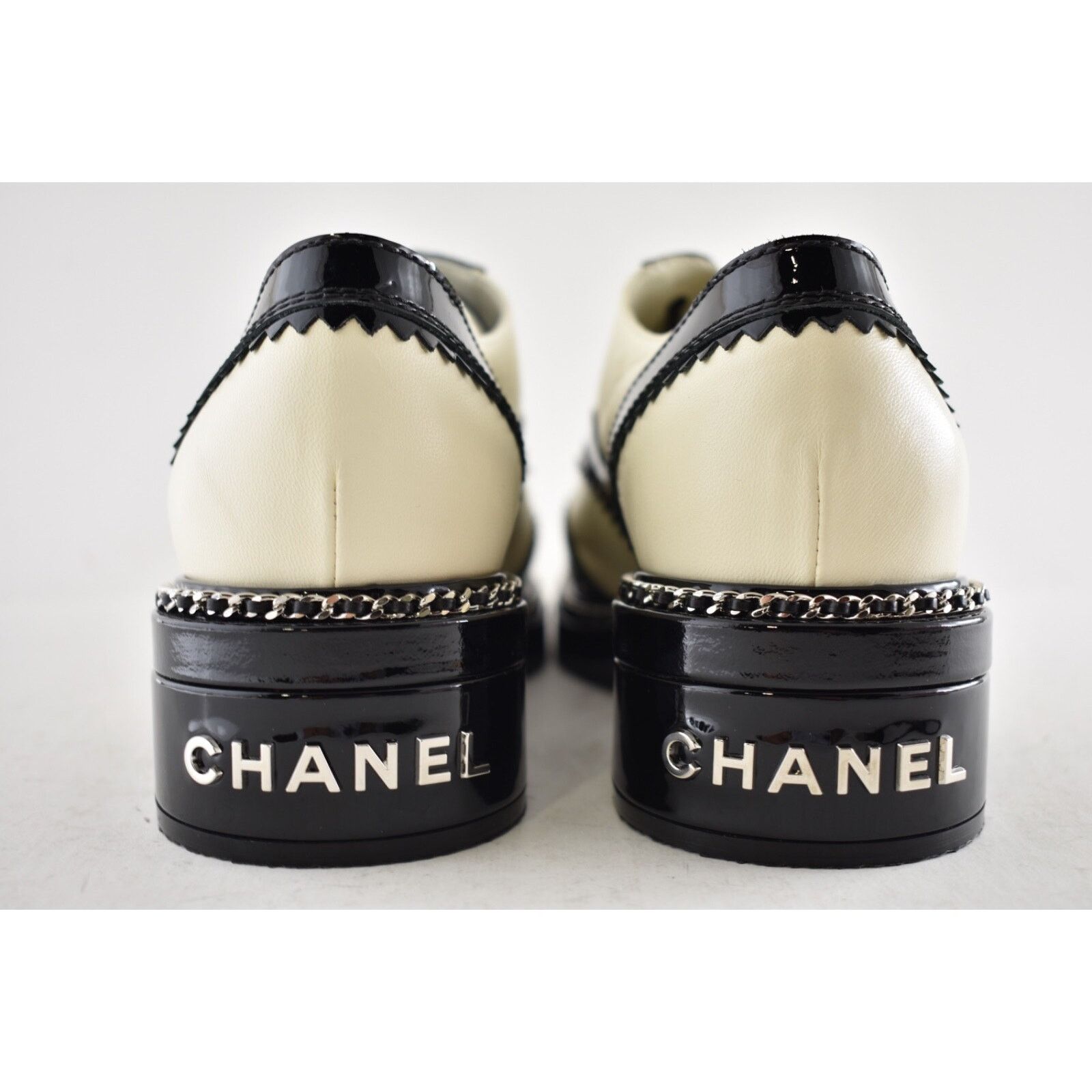 Chanel Chanel 19K Black White CC Logo Chain Around Lace Up Tie Size US 6.5 / IT 36.5 - 10 Thumbnail