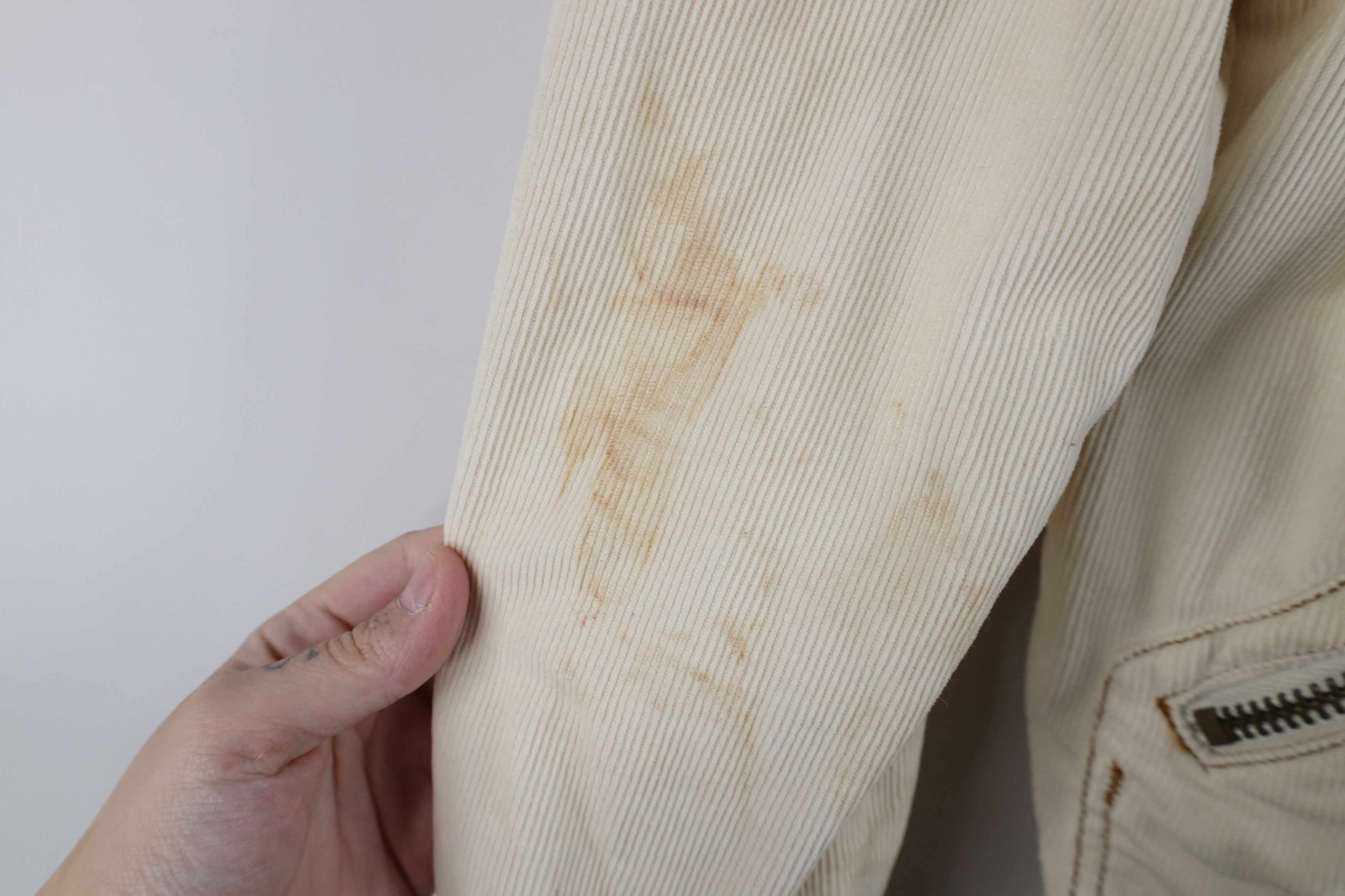Guess Vintage 90s Y2K Guess Rabbit Corduroy Trucker Jacket Cream Size XS / US 0-2 / IT 36-38 - 4 Thumbnail