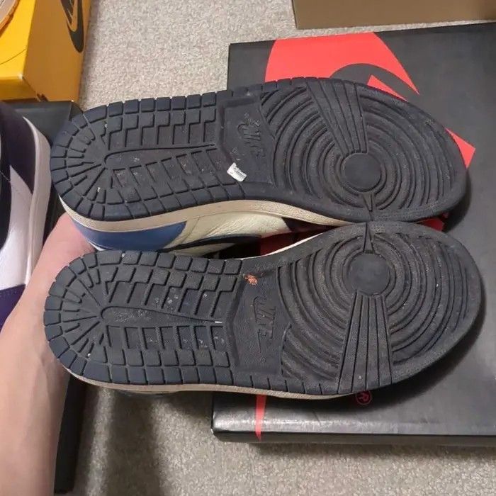 Jordan Brand Jordan 1 Retro High OG Obsidian 555088 140 Size 9 US Men Size US 9 / EU 42 - 5 Thumbnail