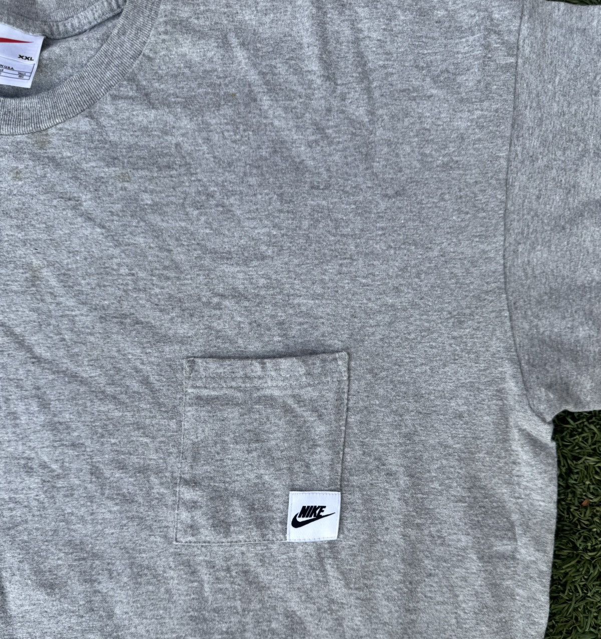 Nike Vintage 90s Nike Gray Pocket Tee T Shirt White Tag XXL USA Size US XXL / EU 58 / 5 - 3 Thumbnail