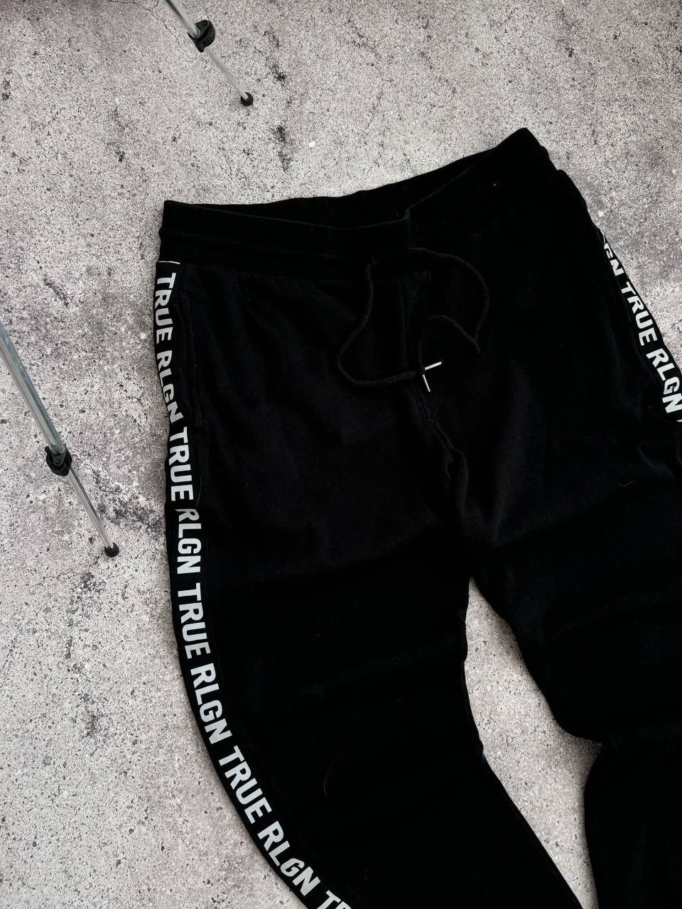 True Religion Vintage True Religion y2k logo baggy pants Size US 32 / EU 48 - 14 Thumbnail