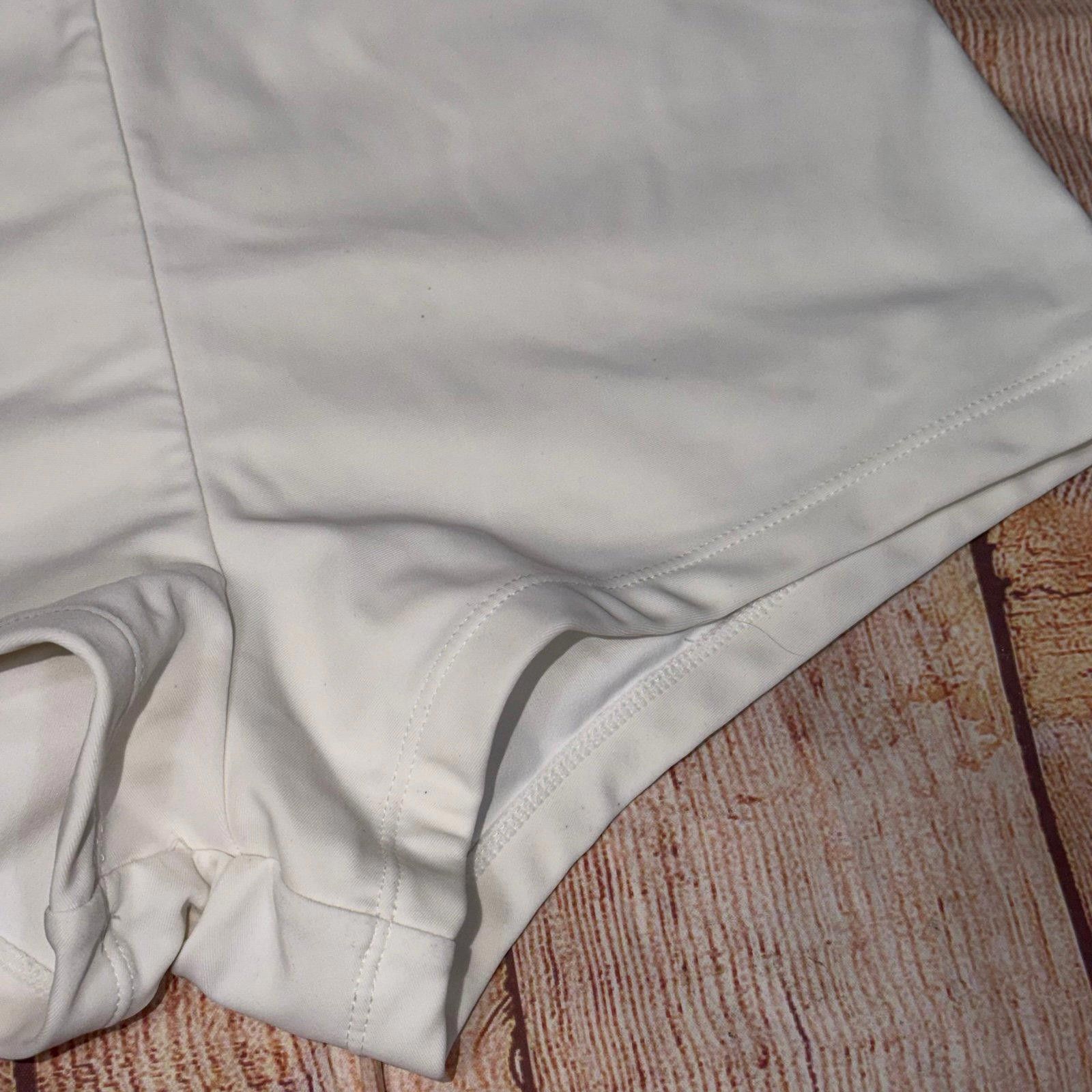 Other Bellecarrie Women's White Athletic/Swim Shorts Medium Size 32" / US 10 / IT 46 - 4 Thumbnail