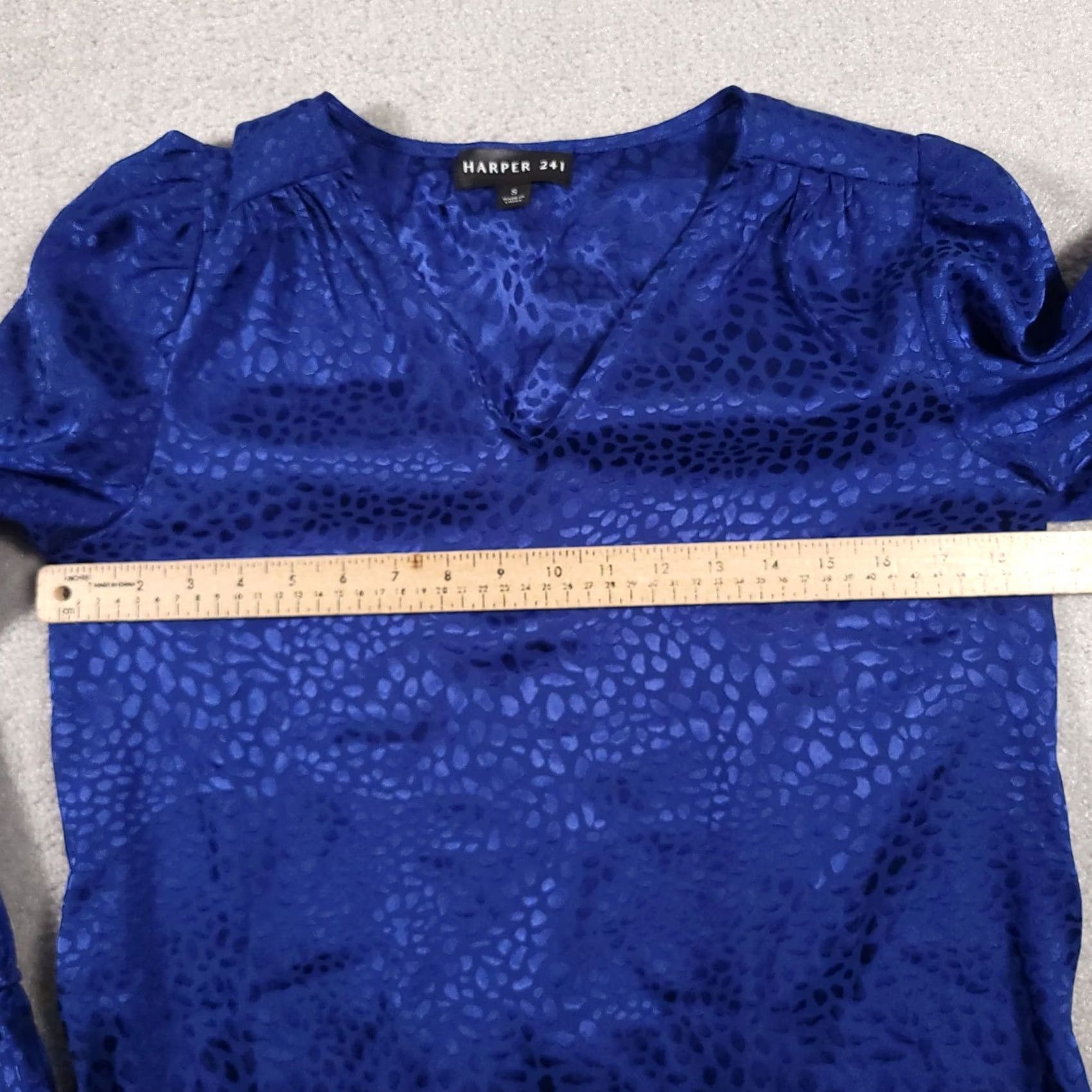 Vintage Harper Leopard Animal Print V-Neck Blouse Women’s Small Blue Flare Sleeve Shirt Size S / US 4 / IT 40 - 5 Thumbnail