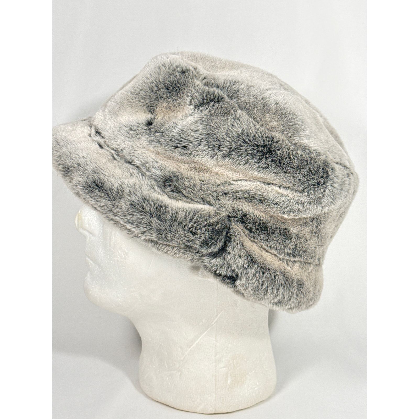 Ann Taylor Ann Taylor LOFT Faux Fur Bucket - Y2K Winter Glam Gray/White Size ONE SIZE - 2 Thumbnail