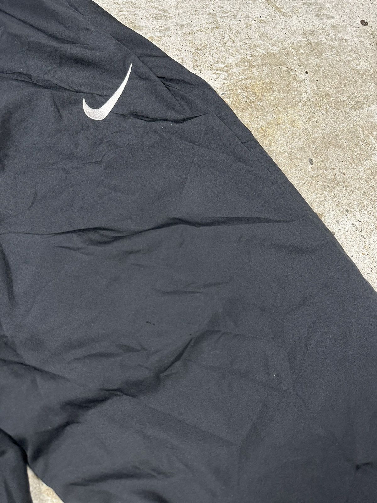 Nike Vintage Nike Black Track Pants Swoosh y2k Size US 34 / EU 50 - 7 Thumbnail