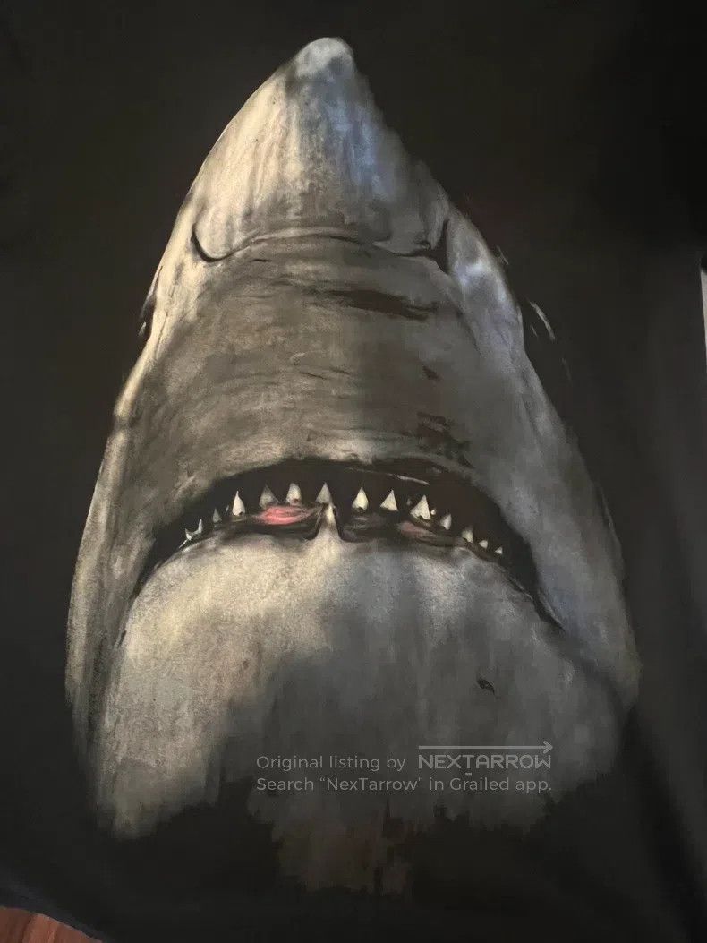 Givenchy Givenchy Shark Short Sleeve Size US M / EU 48-50 / 2 - 7 Thumbnail