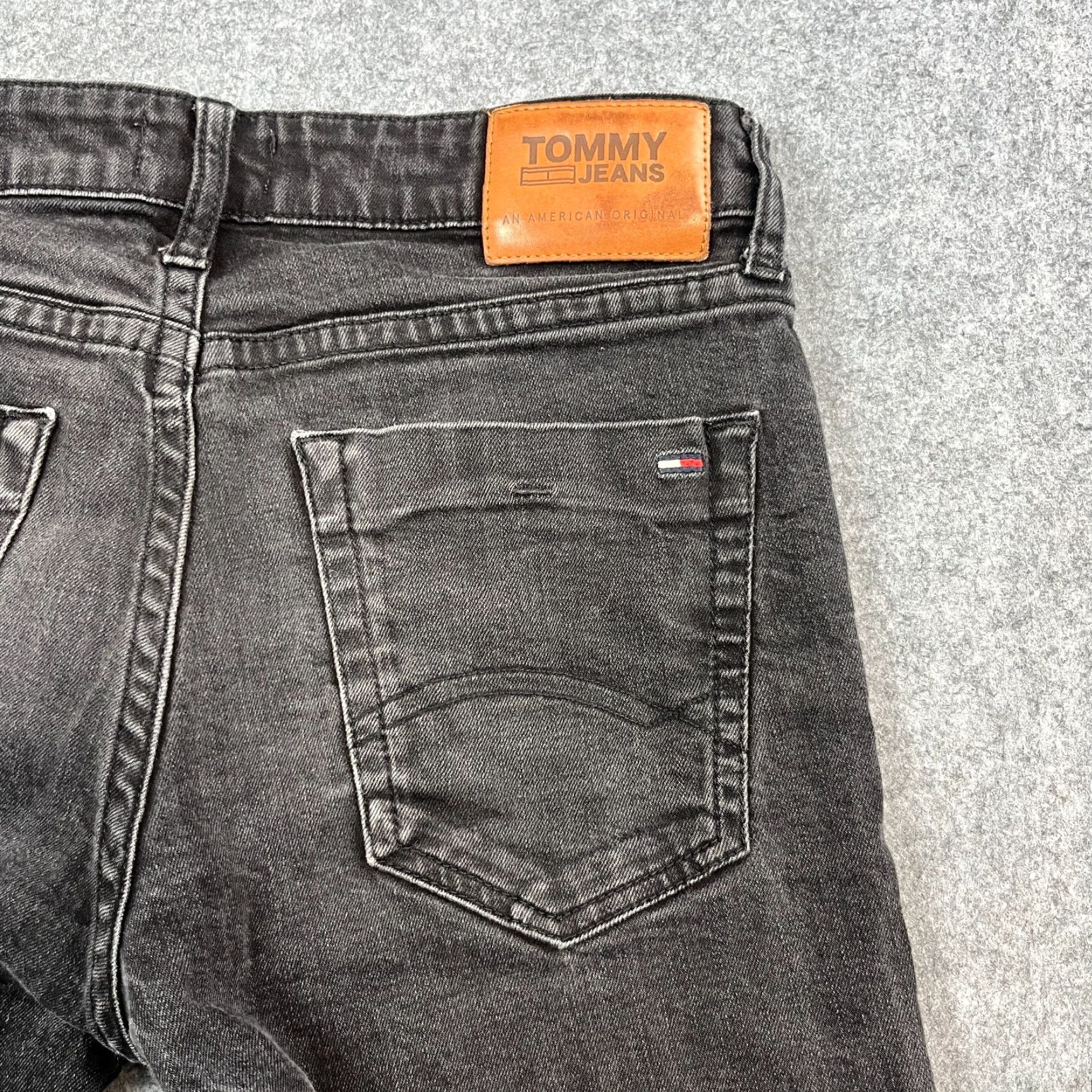 Tommy Hilfiger Tommy Hilfiger Mens Jeans Slim Fit 32 32 Dark Wash Black Stretch Faded Logo Jeans Size US 32 / EU 48 - 3 Thumbnail