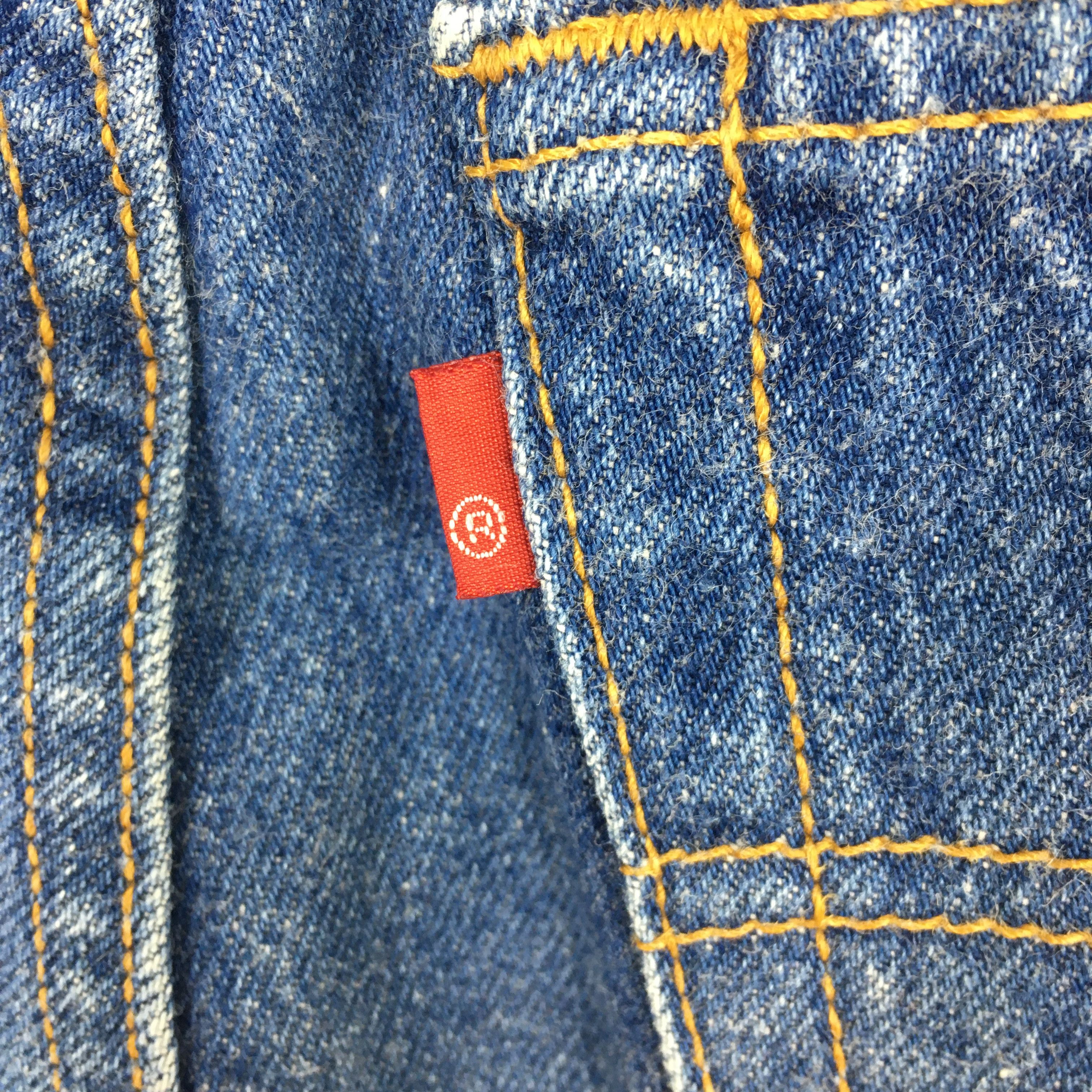 Levi's Size 24x31 Vintage 90s Levi's 501 Faded Blue Jeans S762 Size 24" / US 00 / IT 34 - 14 Thumbnail