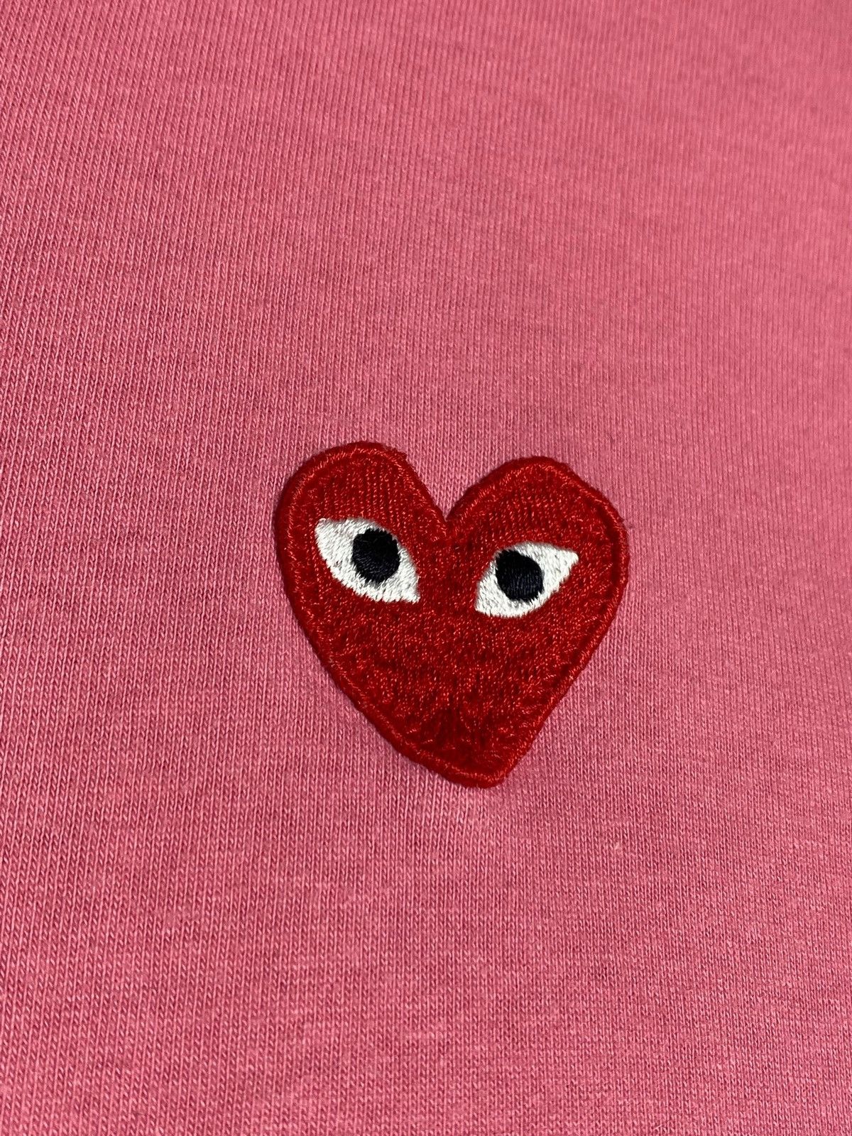Comme des Garcons COMME DES GARÇONS PLAY Pink Heart Patch T-Shirt Size US M / EU 48-50 / 2 - 5 Thumbnail
