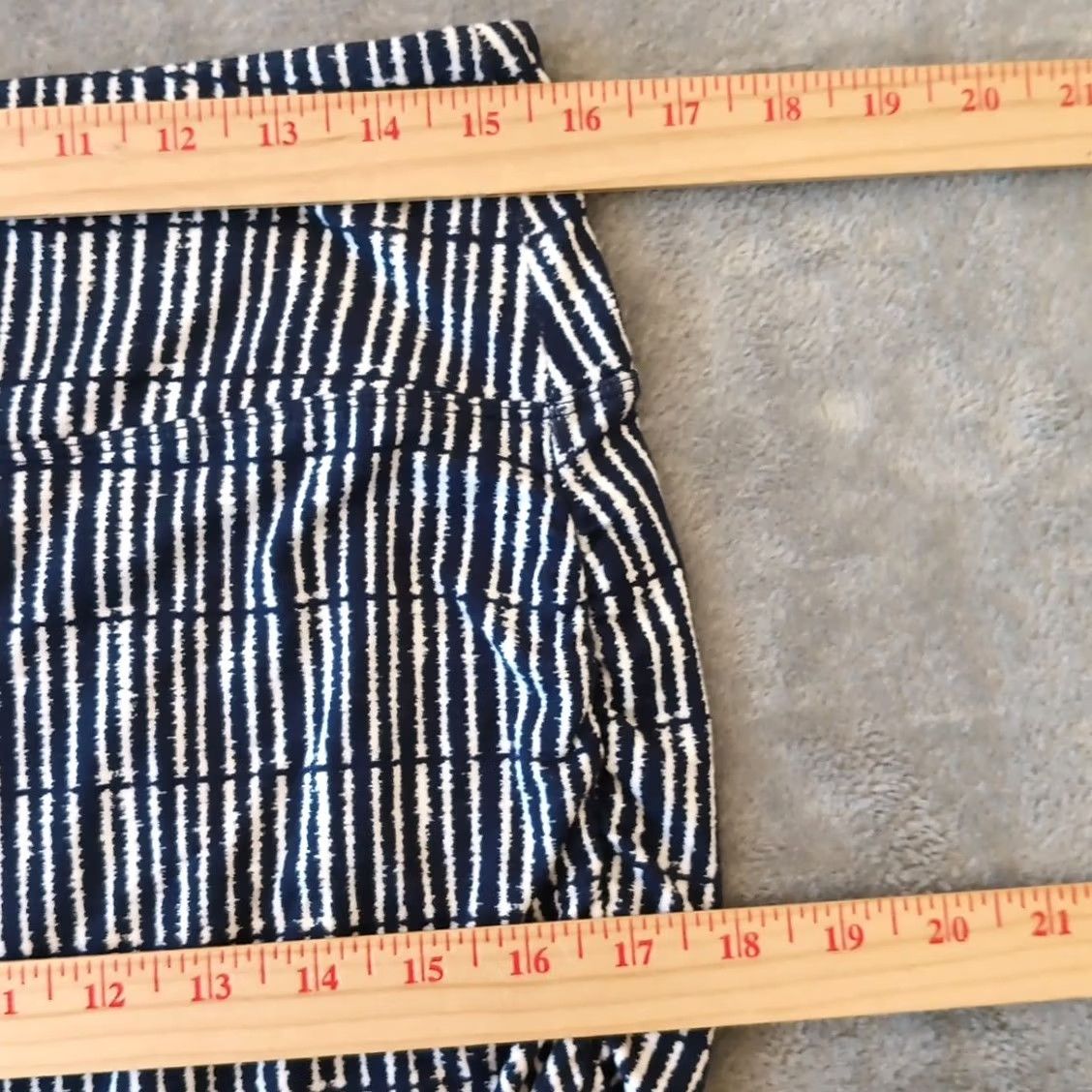Athleta Athleta Skirt M Blue Striped Pull On Stretch Ruched Size 32" / US 10 / IT 46 - 3 Thumbnail