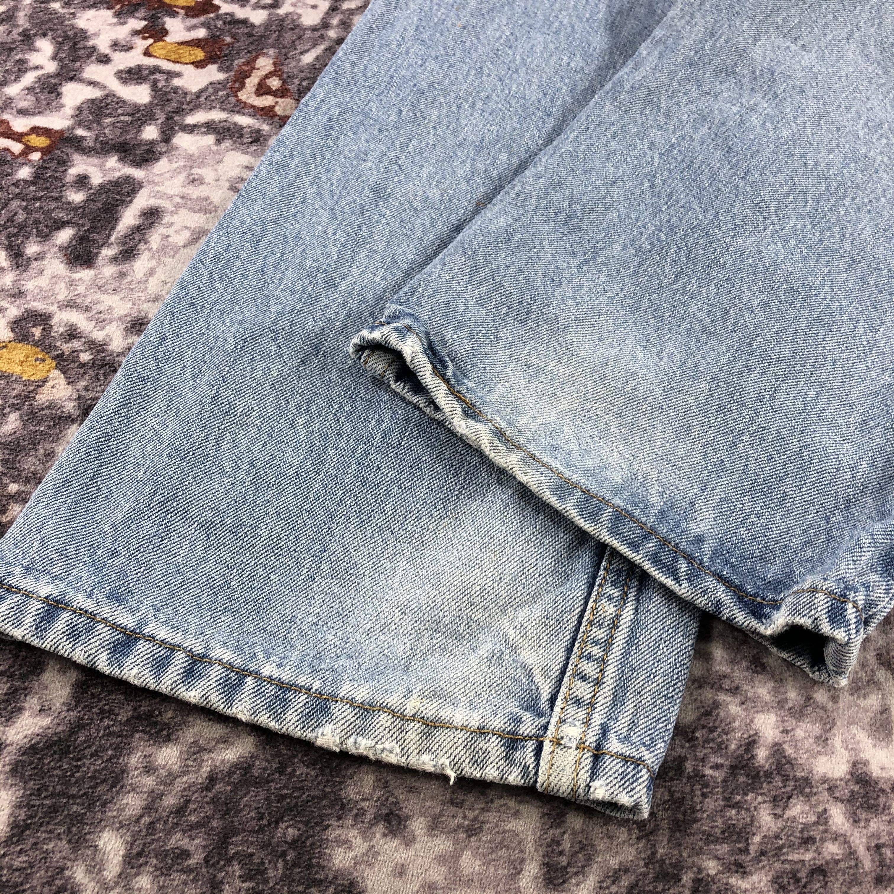 Levi's × Vintage Vintage Light Wash Levis 505 Jeans-JM3106 Size US 30 / EU 46 - 4 Thumbnail