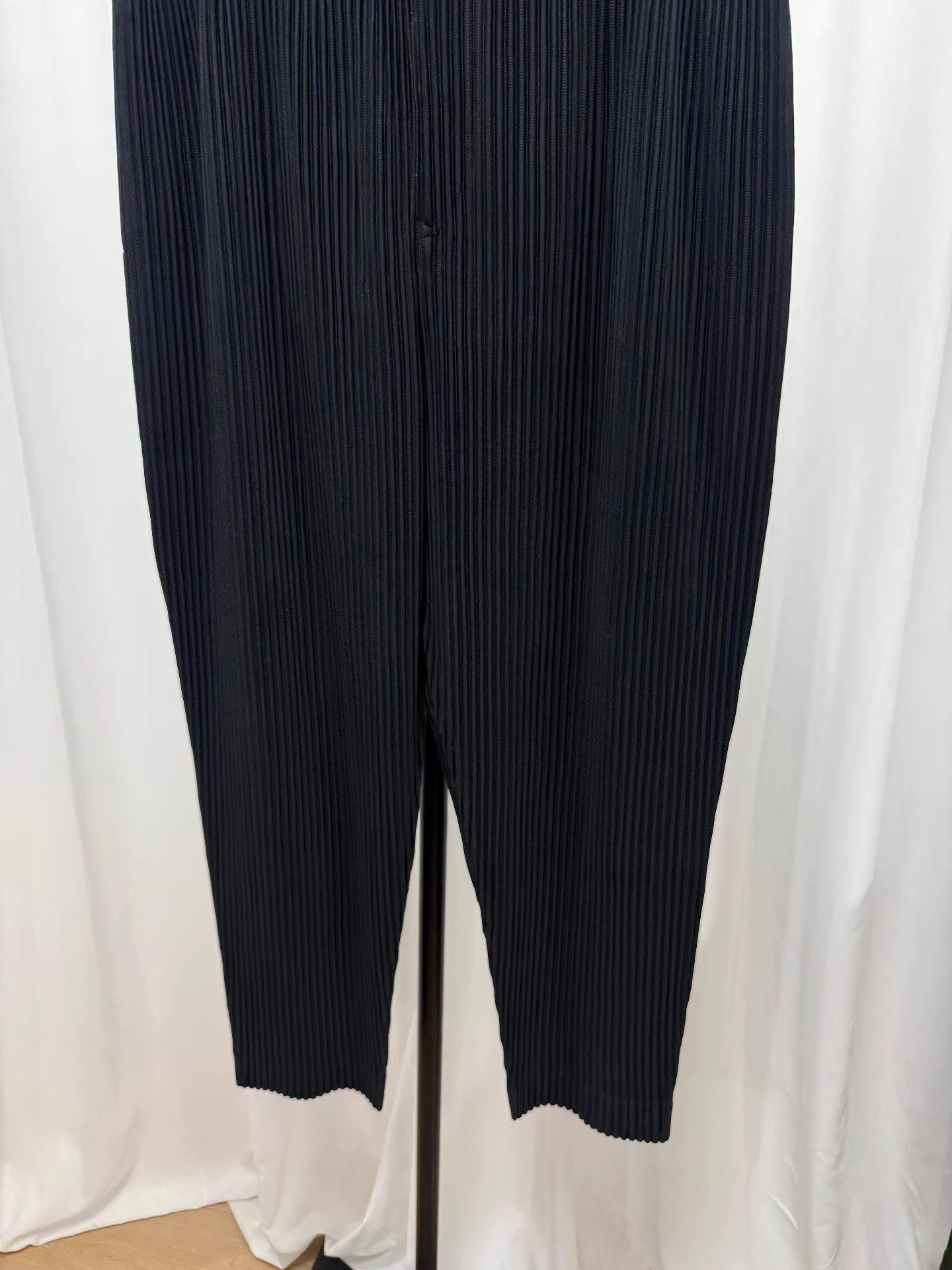Issey Miyake Issey Miyake Homme Plissé JF103 Tapered Trousers K20 Size US 33 - 3 Thumbnail