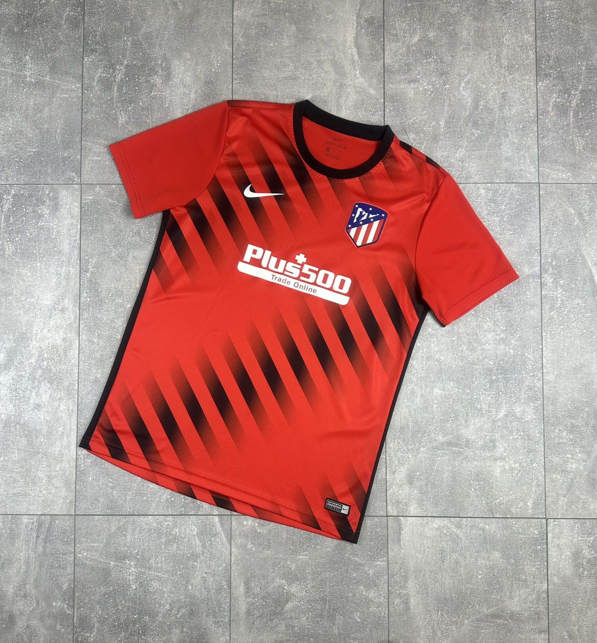 Nike Nike Atletico Madrid Pre Match 2019/20 Soccer Jersey Size US L / EU 52-54 / 3 - 2 Thumbnail