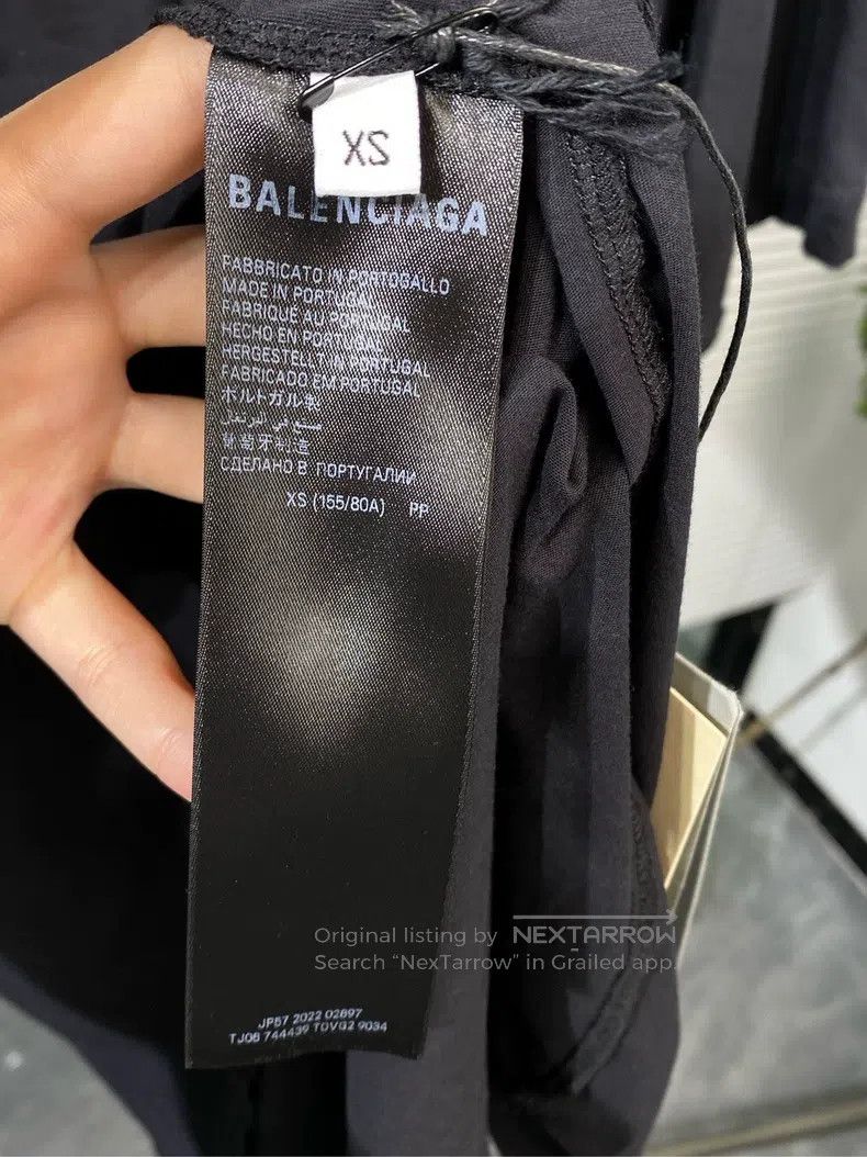 Balenciaga Balenciaga Short-sleeve T-shirt with letter slogan and pho Size US XS / EU 42 / 0 - 7 Thumbnail