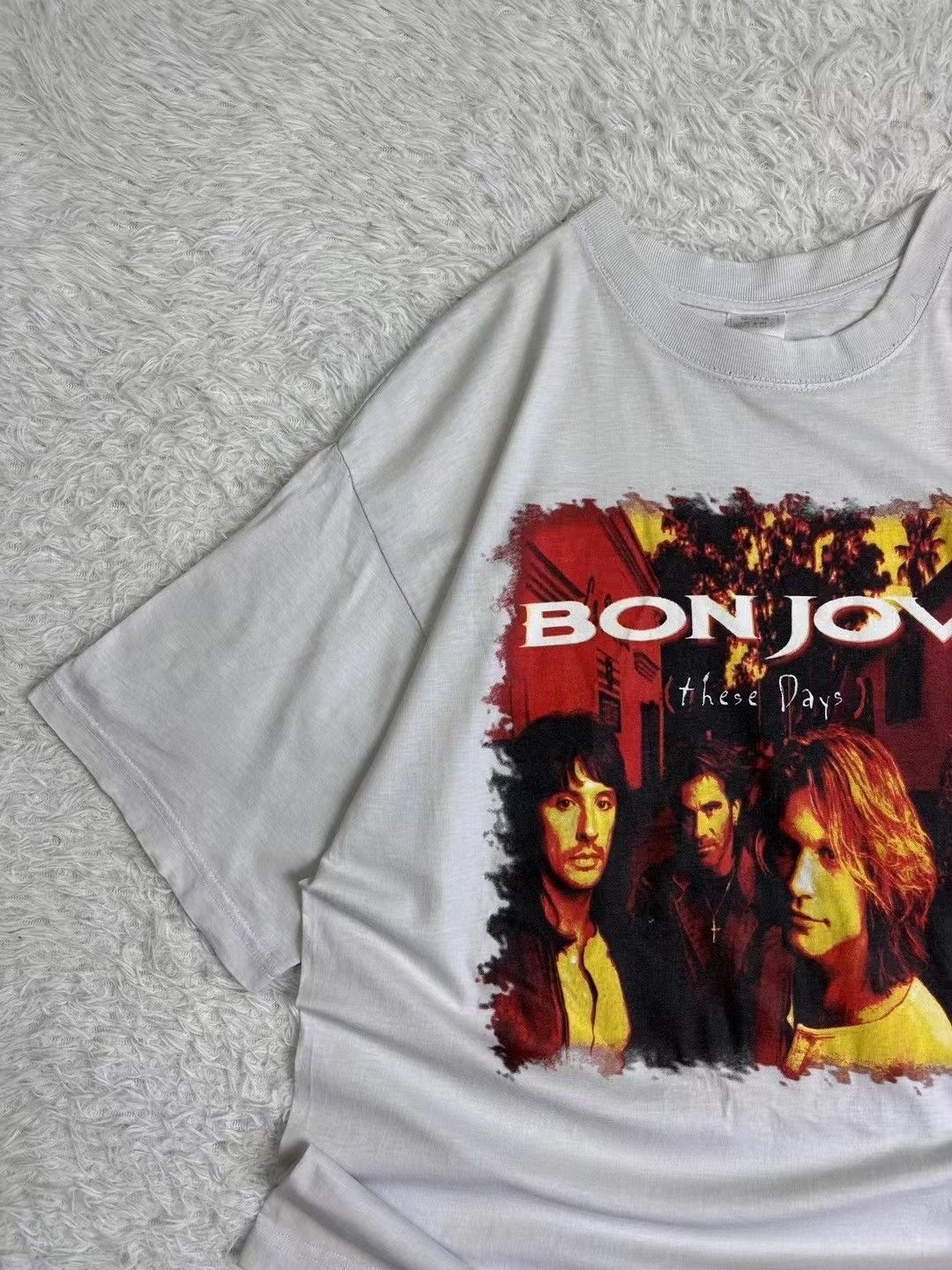 Vintage Vintage tee Bon Jovi 90s Band tee Size US XL / EU 56 / 4 - 4 Thumbnail