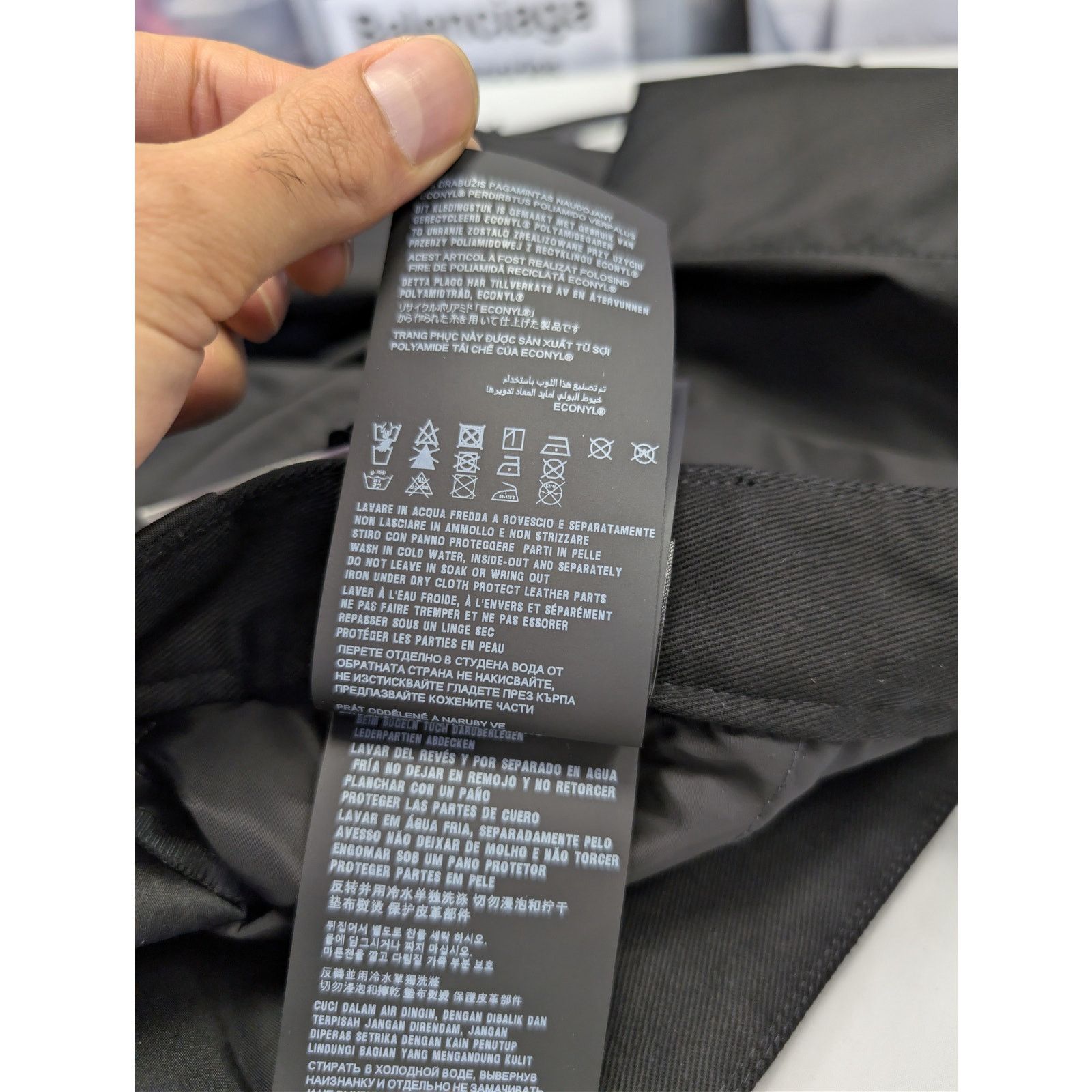 Prada o1rshd1 Re-Nylon Pants Trousers in Black Size US 36 / EU 52 - 19 Thumbnail