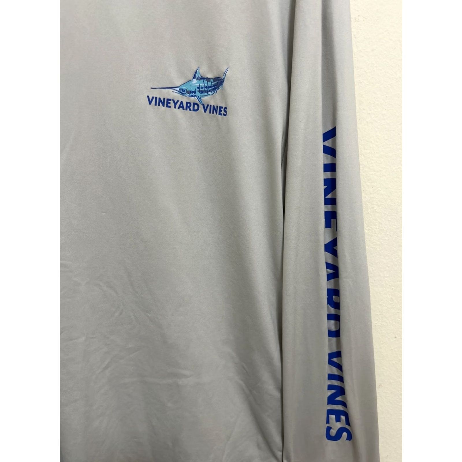 Vineyard Vines Vineyard Vines Performance Shirt Mens XS Long Sleeve Gray Crew Neck Printed? No—Solid Pattern, Breathable, Stretch, Tagless, Polyester Spandex, Per u Size US XS / EU 42 / 0 - 4 Thumbnail