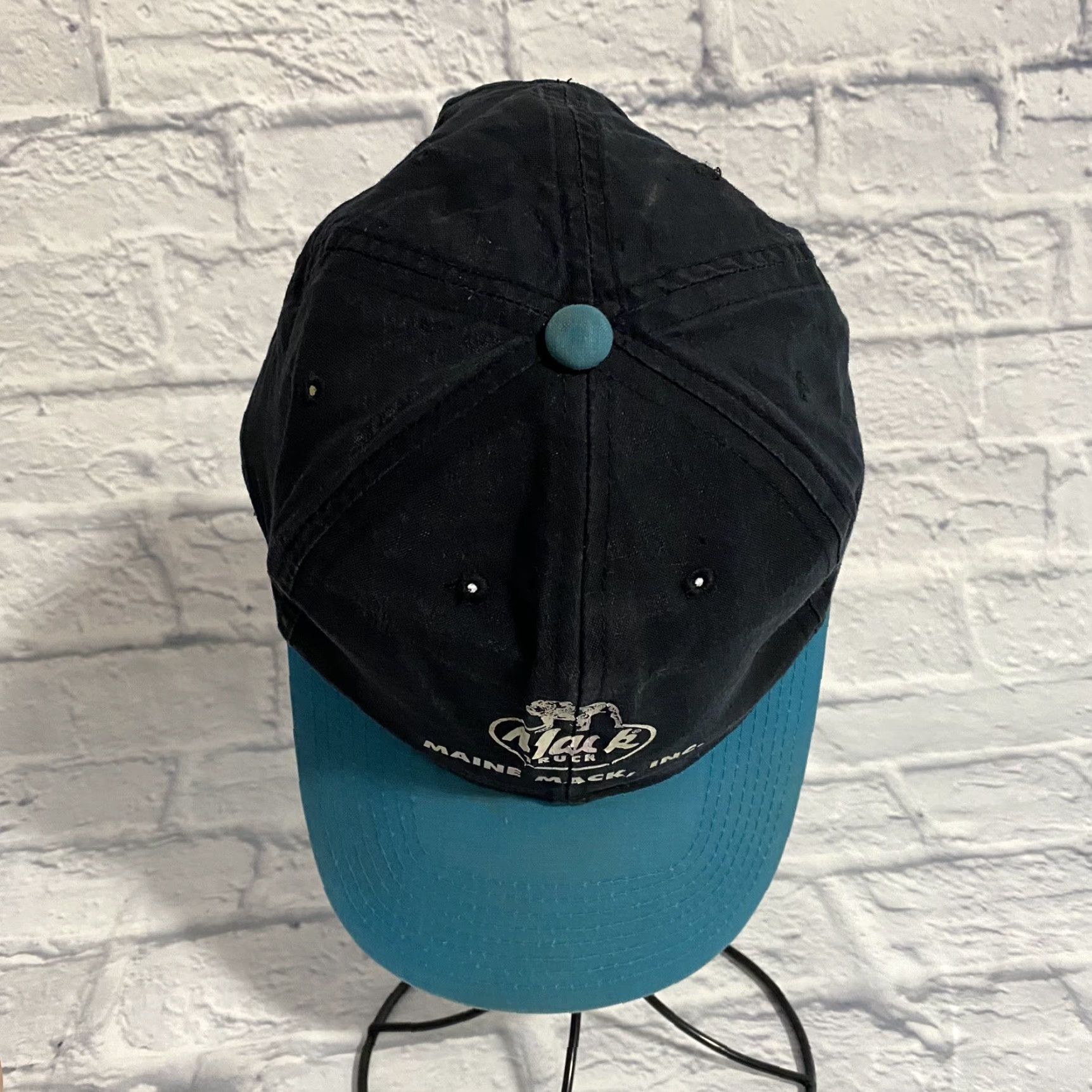 Vintage VINTAGE Mack Trucks Hat LitePro Cap Logo Maine Mack, Inc. Snapback Black Teal Mens Adjustable Cap USA 90s 80s Bias: Snapback, Lightweight, Breathable Size ONE SIZE - 7 Thumbnail