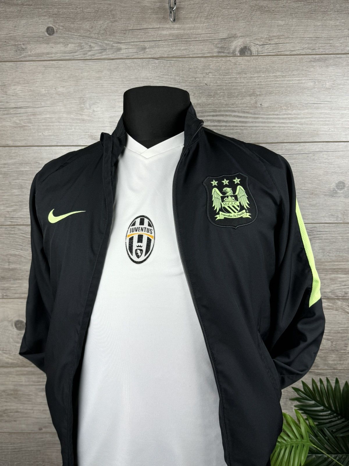Nike × Vintage Nike Manchester City 2015-2016 Black Training Size S Size US S / EU 44-46 / 1 - 2 Thumbnail