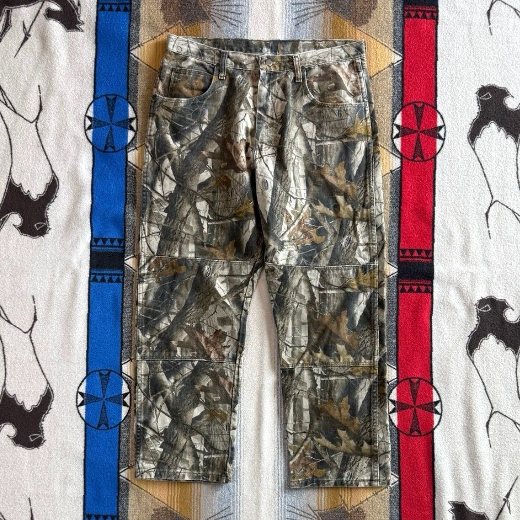 Wrangler VINTAGE Wrangler Realtree Camo Camouflage Double Knee Jeans Size 36x30 Men 90s Y2K Brown Camouflage Pattern Straight Zip Inseam 30 Regular 36 Mens Size US 36 / EU 52 - 2 Thumbnail
