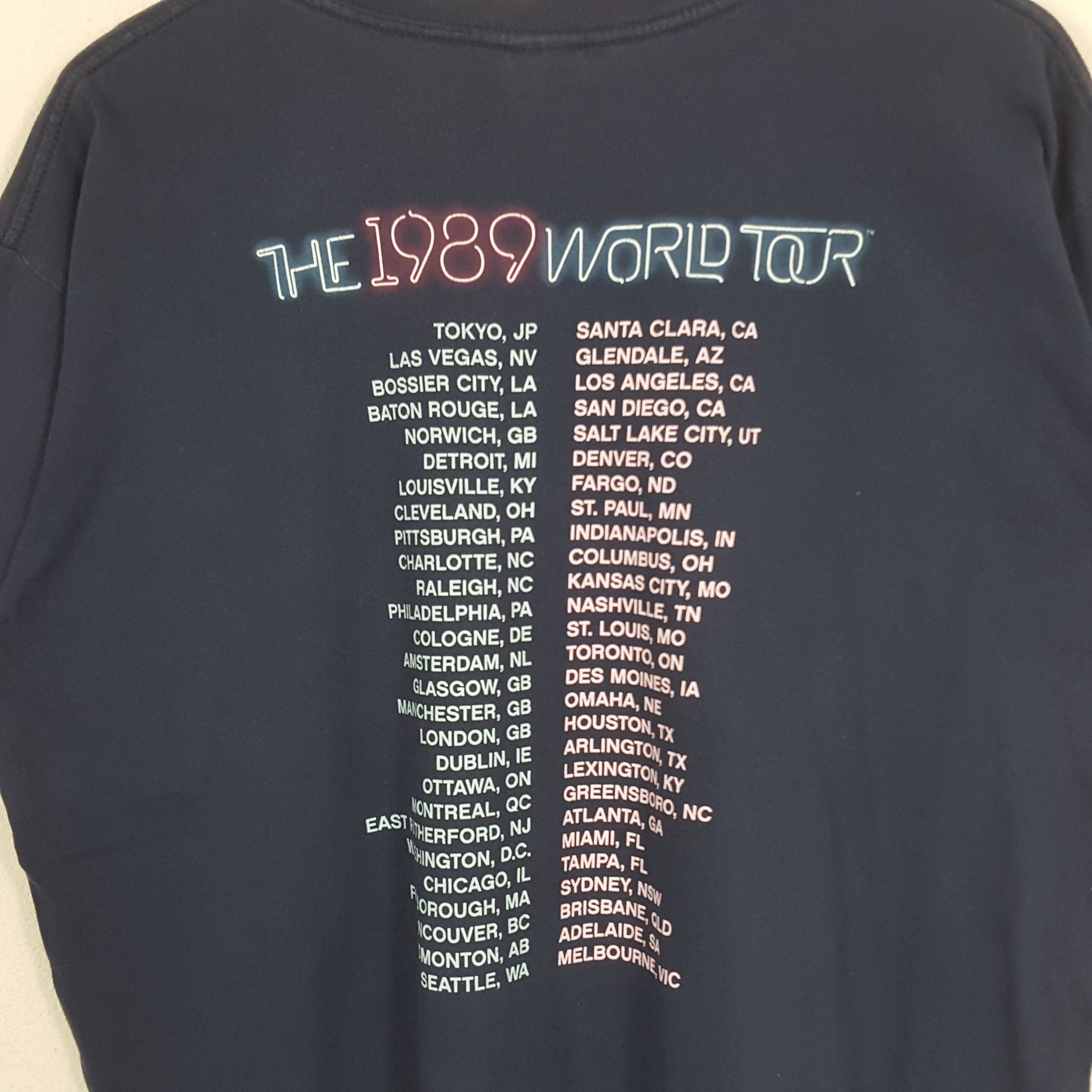 Band Tees × Vintage Vintage Taylor Swift American Singer Songwriter Tour Tshirt Size US XL / EU 56 / 4 - 4 Thumbnail