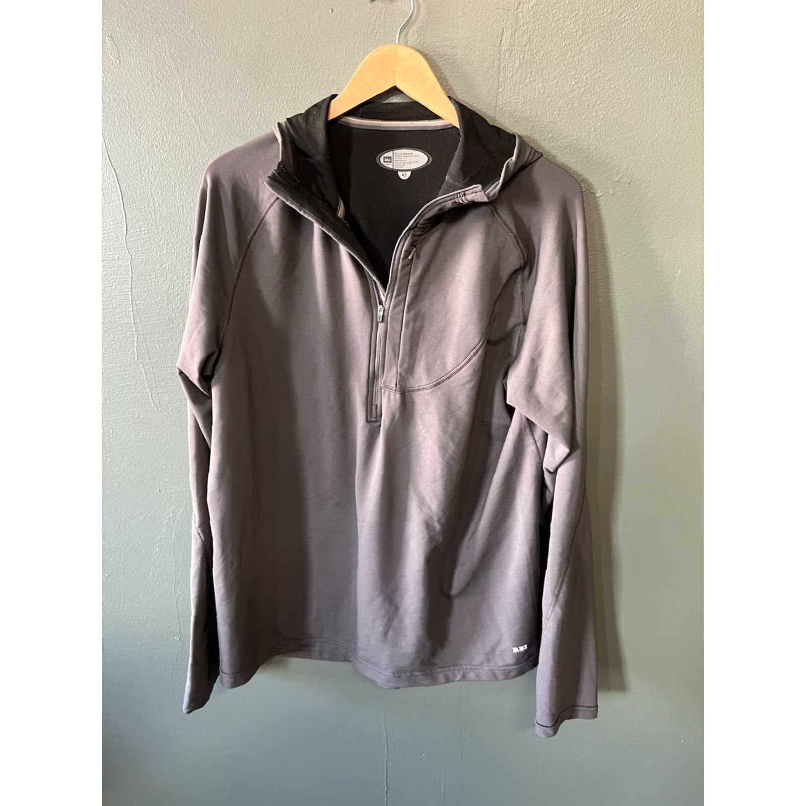 Vintage REI Mens Gray 1/2 Zip Hooded Sweatshirt Lightweight Size Large Shirt Adult L Gray 1/2 Zip Hooded Lightweight Mens Size US L / EU 52-54 / 3 - 2 Thumbnail