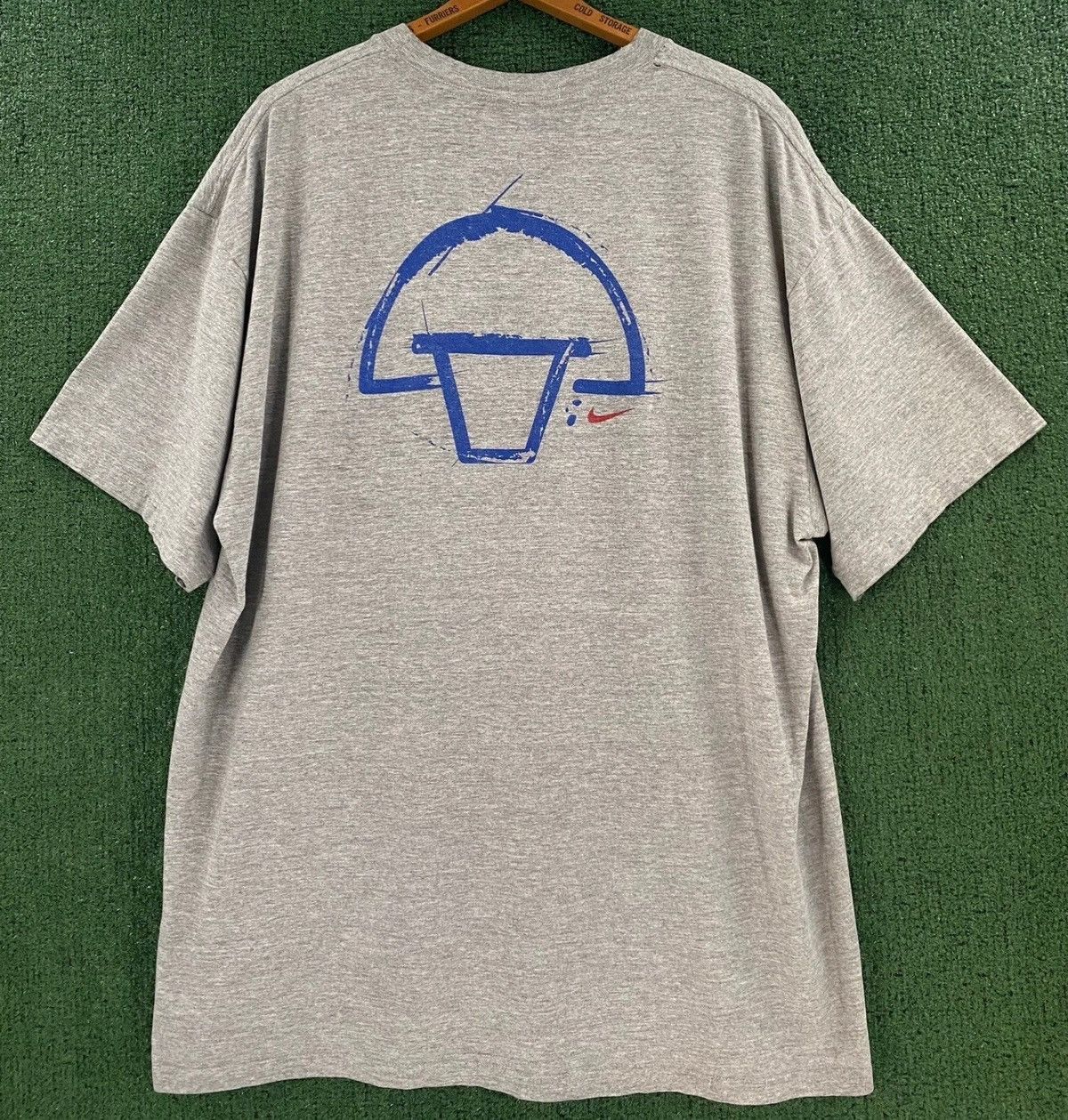 Nike VTG 90’s Nike Georgia State Basketball Distressed T-Shirt Size US XL / EU 56 / 4 - 4 Thumbnail