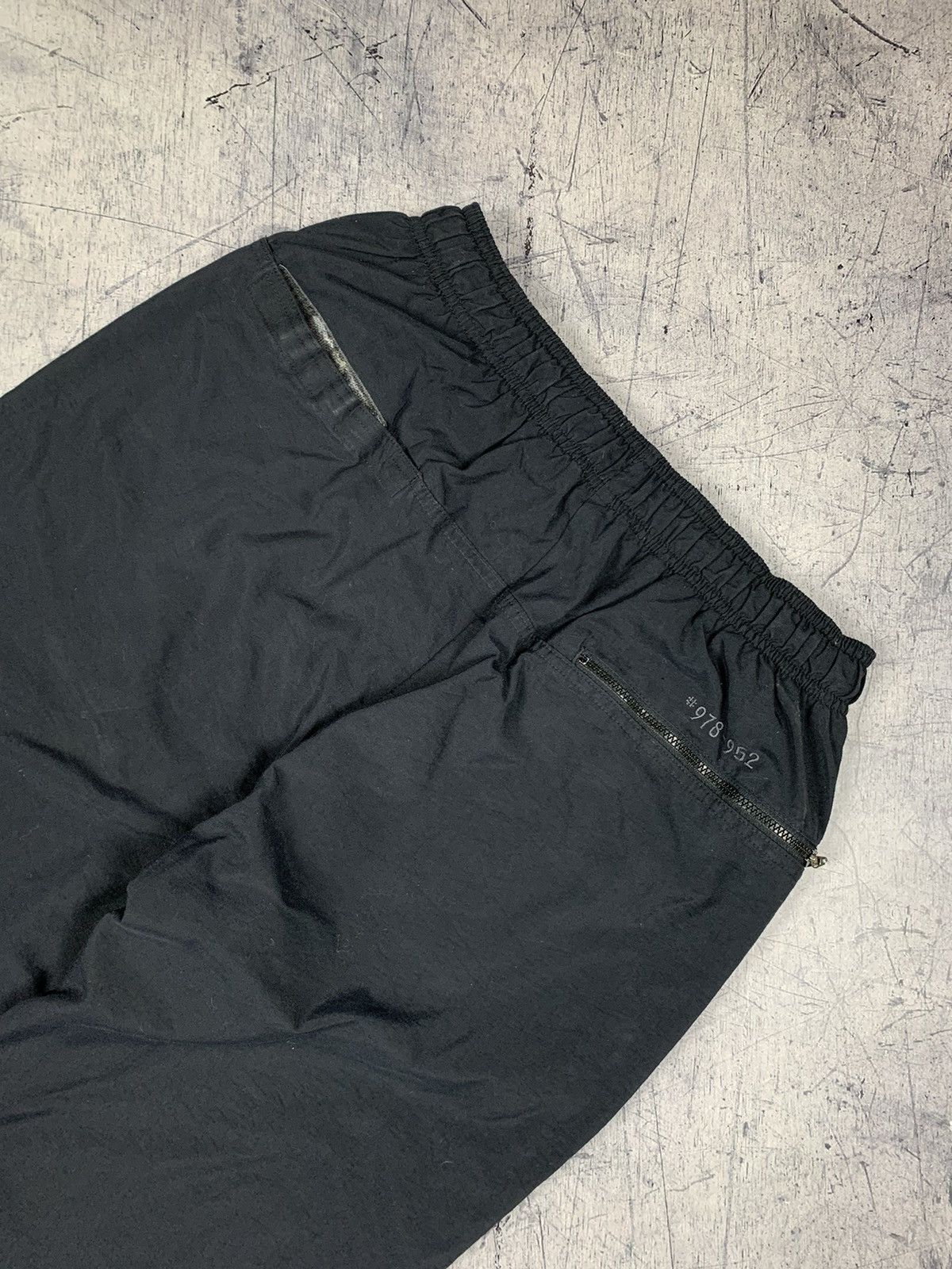 Nike Hype Iconic Vintage Nike Swoosh Nylon Parachute Pants M size Size US 30 / EU 46 - 12 Thumbnail