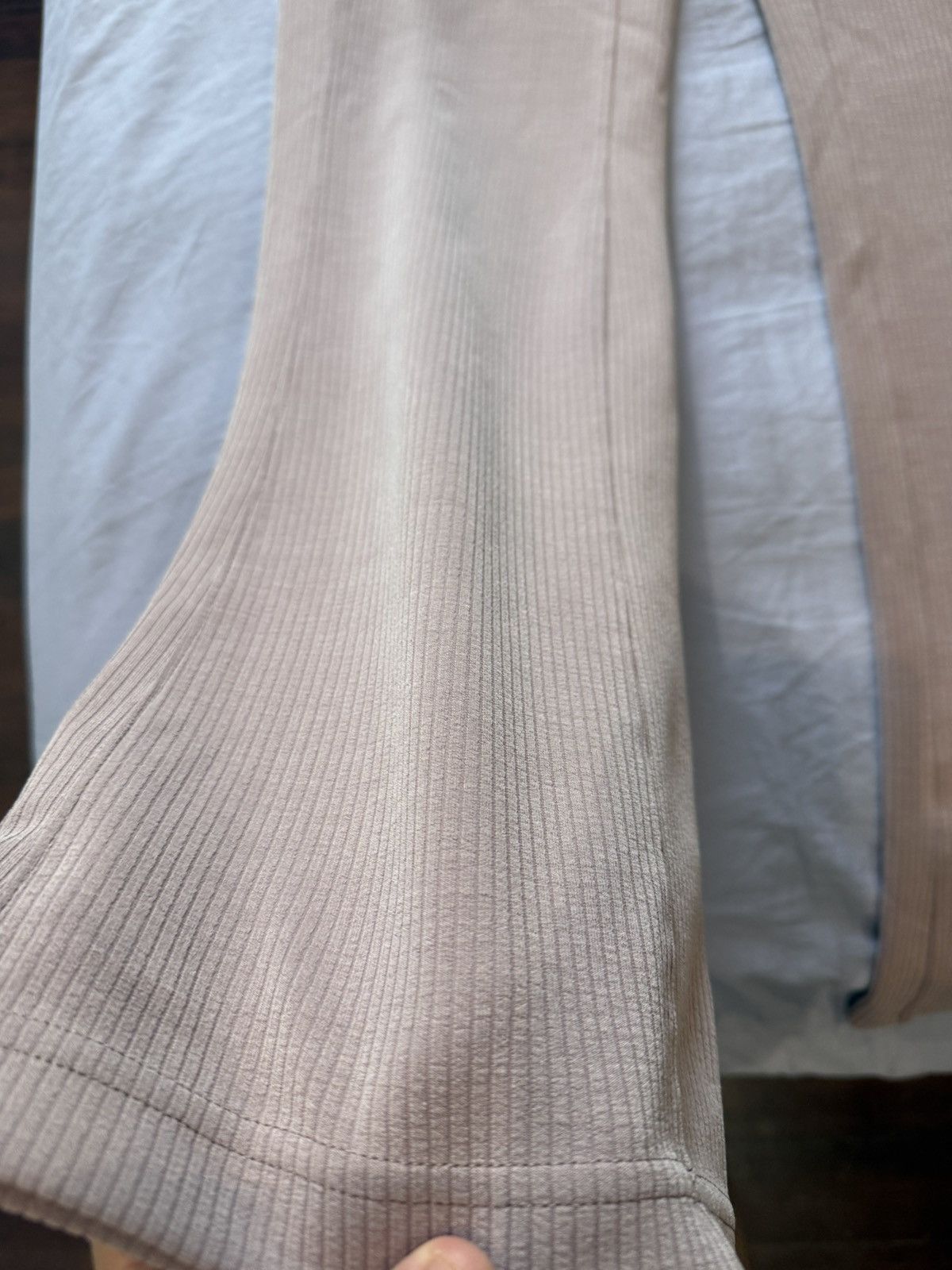 Lululemon Lululemon Ribbed softstreme flared Pants regular size 8 Size 30" / US 8 / IT 44 - 9 Thumbnail