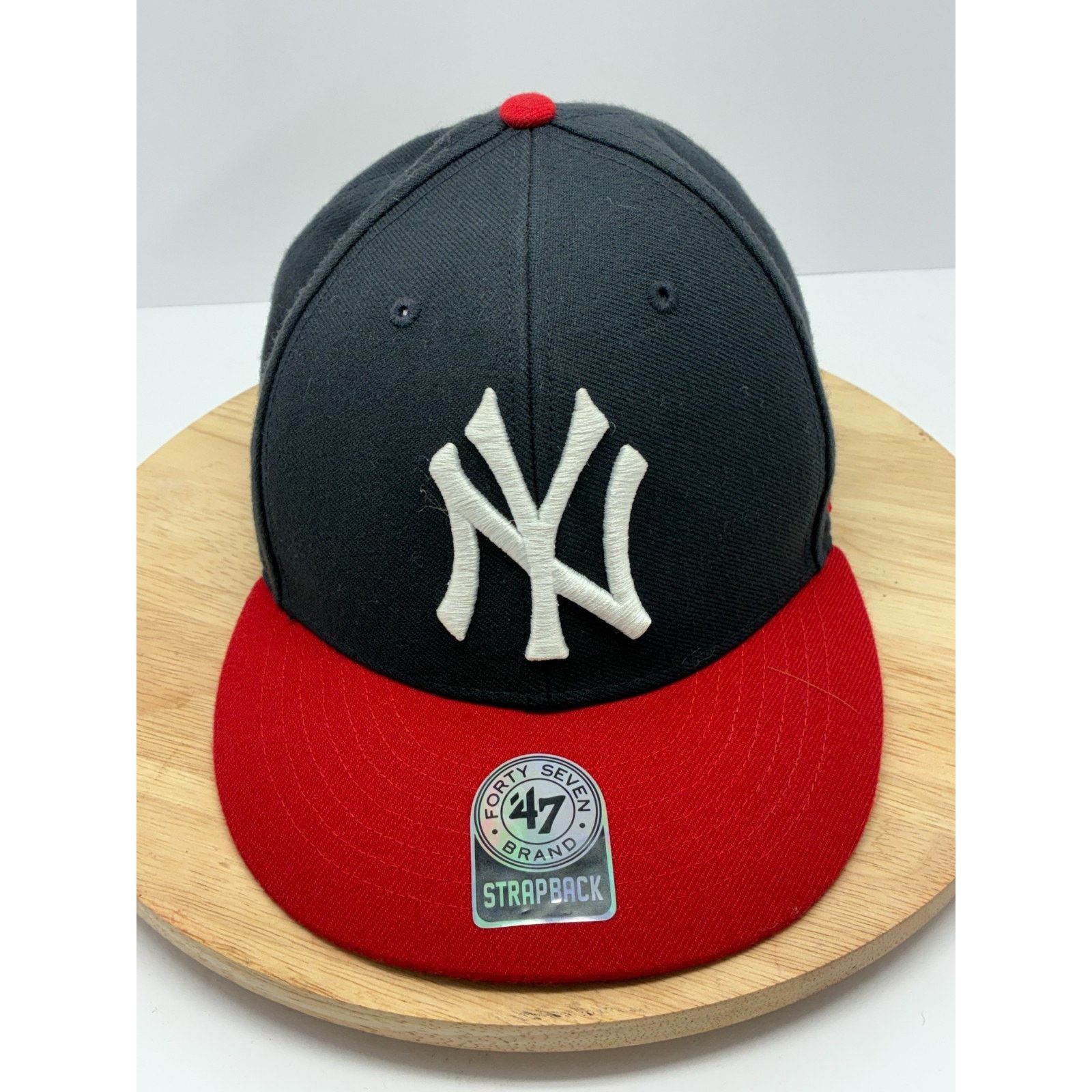 47 Brand New York Yankees 47 Brand Strapback Hat Black Red MLB Size ONE SIZE - 1 Thumbnail