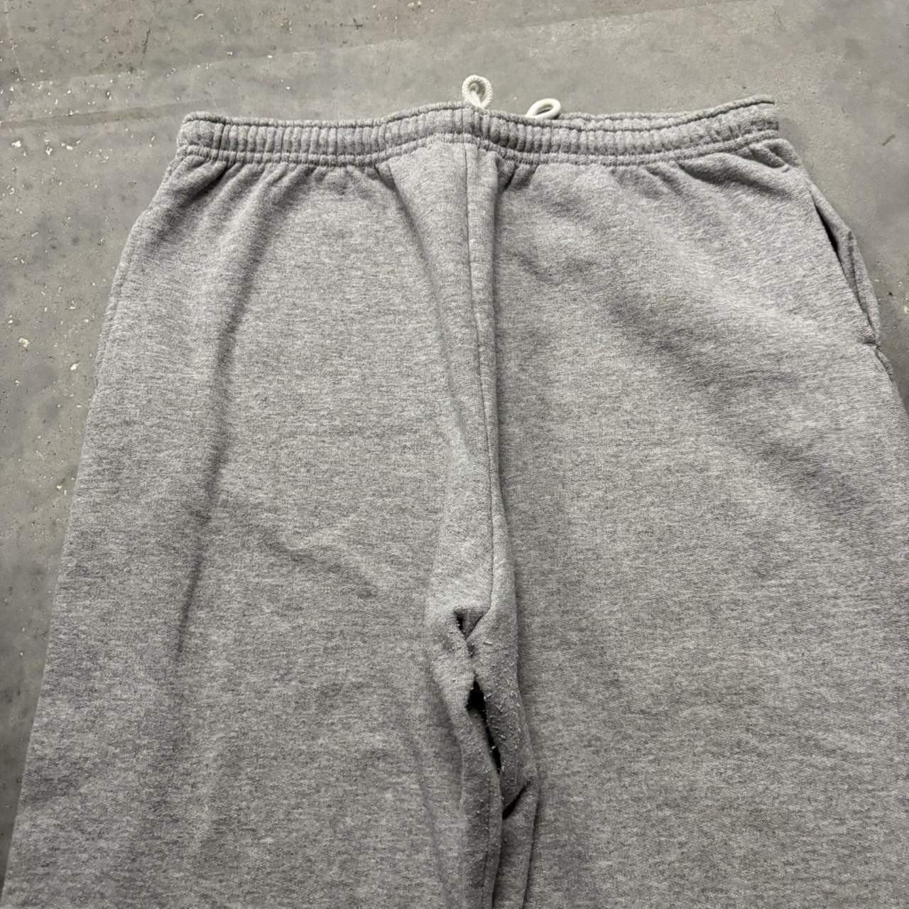 Japanese Brand × Vintage Crazy Vintage Y2K/2000s Baggy Light Grey Essential Sweatpants! Size US 34 / EU 50 - 4 Thumbnail