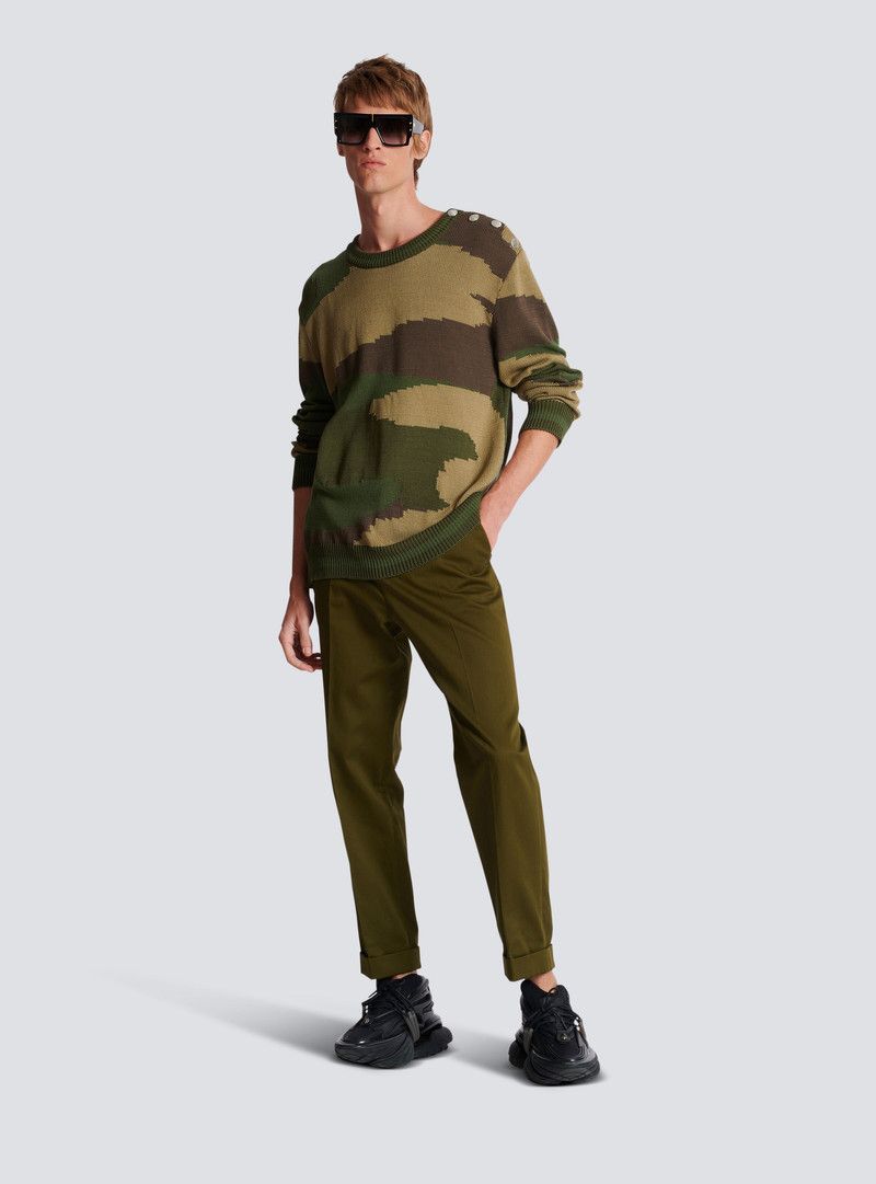 Balmain o1y0426 Crewneck Sweater in Military Green Size US S / EU 44-46 / 1 - 5 Thumbnail