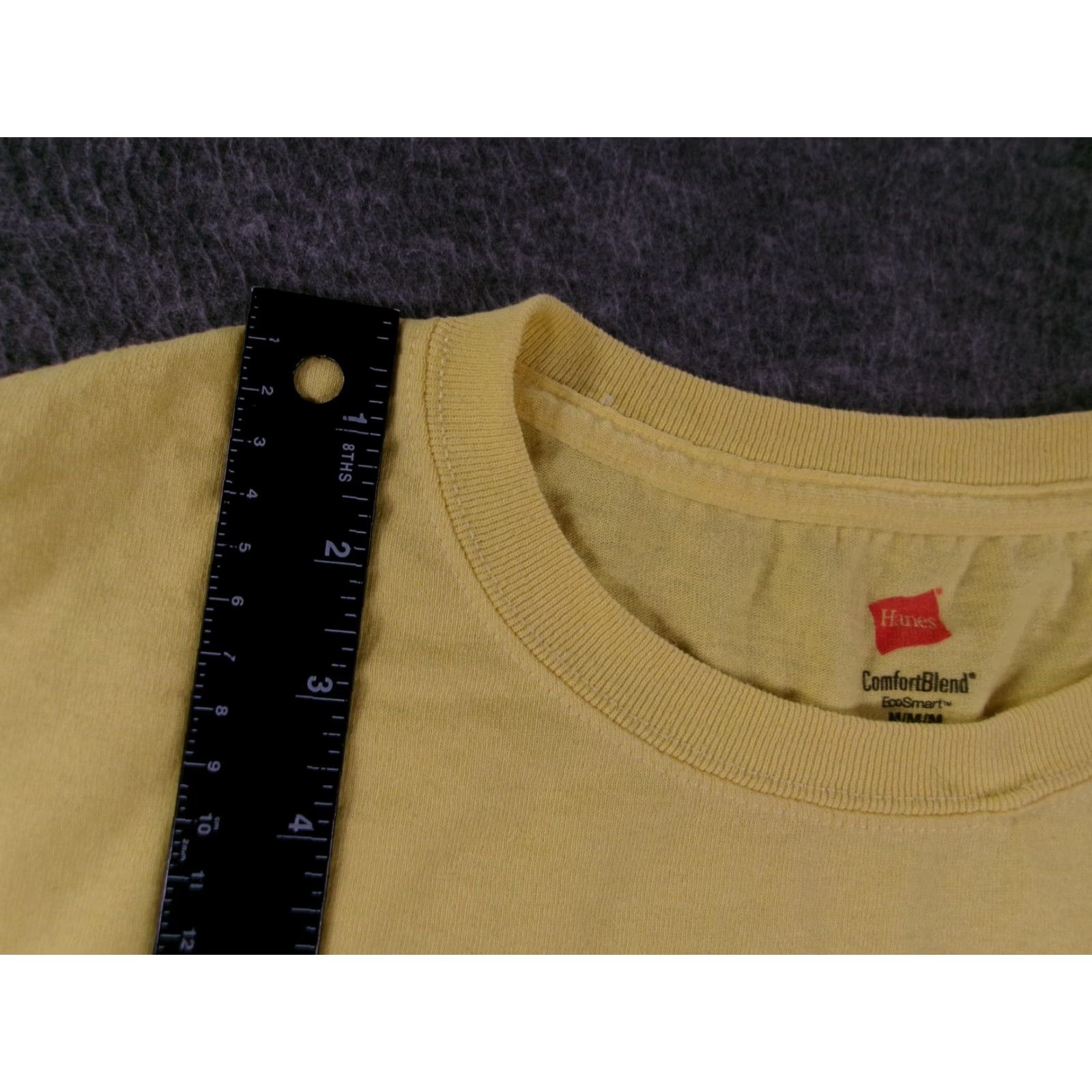 Hanes VINTAGE William Smith College Hanes Women T-Shirt Yellow Medium Crew Neck Short Sleeve Logo 90s College Basic Everyday Wear Mens/Womens? Size M / US 6-8 / IT 42-44 - 4 Thumbnail