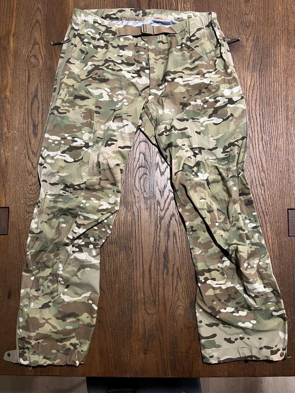 Image of Arcteryx x Goretex Arc’Teryx Leaf Alpha Pants Lt Gen 2 Multicam in Camo, Men's (Size 38)