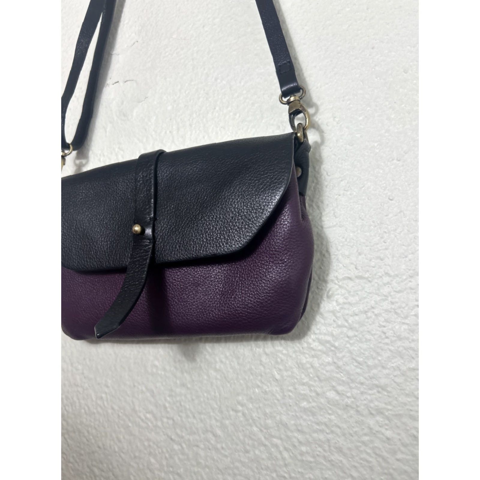 Vintage Hadaki Purple & Black Leather Crossbody Shoulder Bag Organizer Purse Clutch Size ONE SIZE - 4 Thumbnail