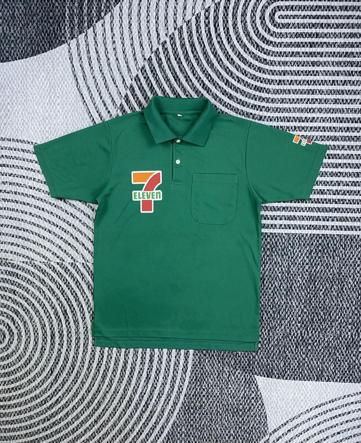 Japanese Brand Vintage 7 Eleven Japanese Brand Polos Shirt Size US M / EU 48-50 / 2 - 1 Thumbnail