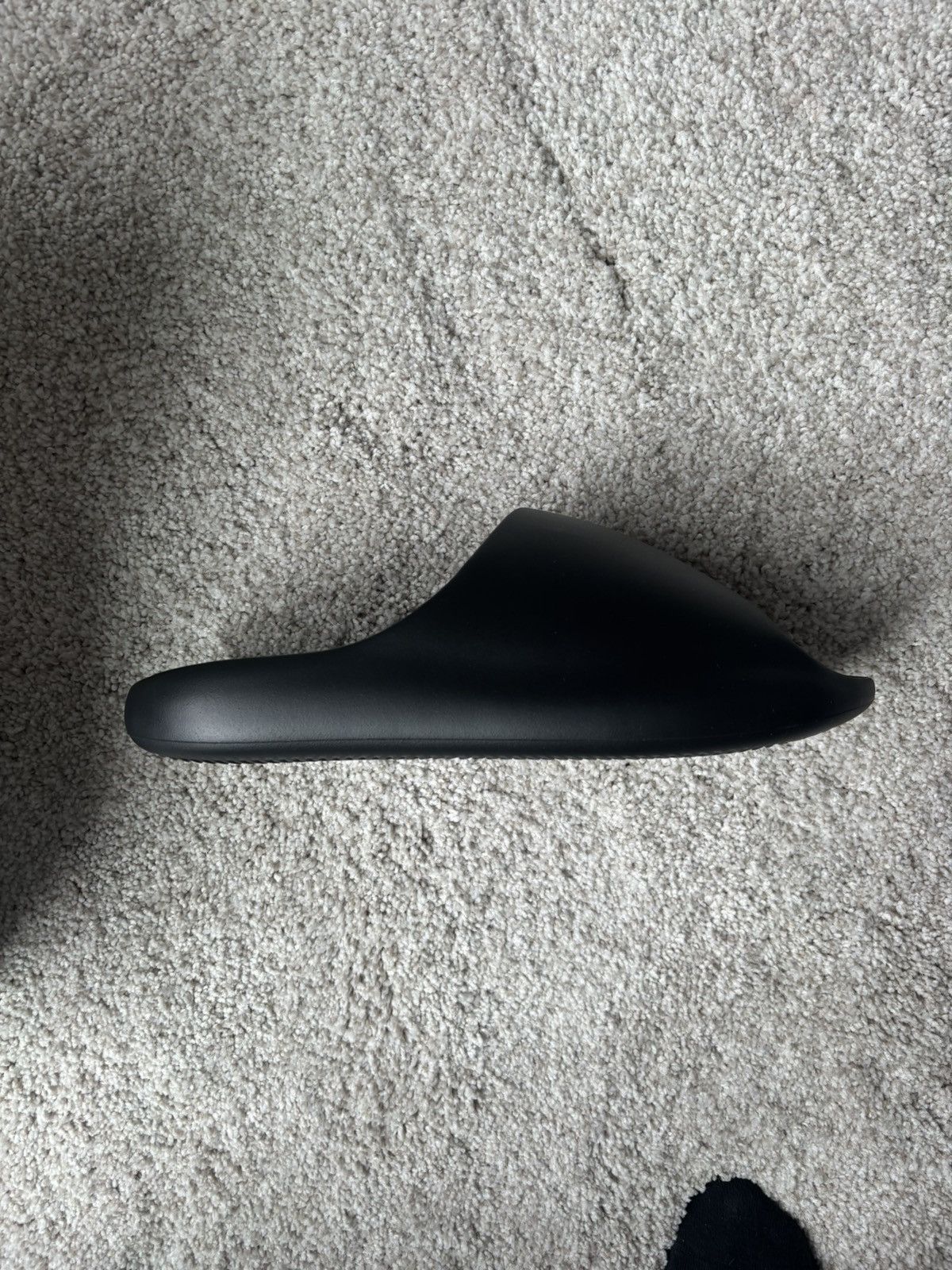 Yeezy YS-02/Bulb Slide Size US 9 / EU 42 - 1 Thumbnail