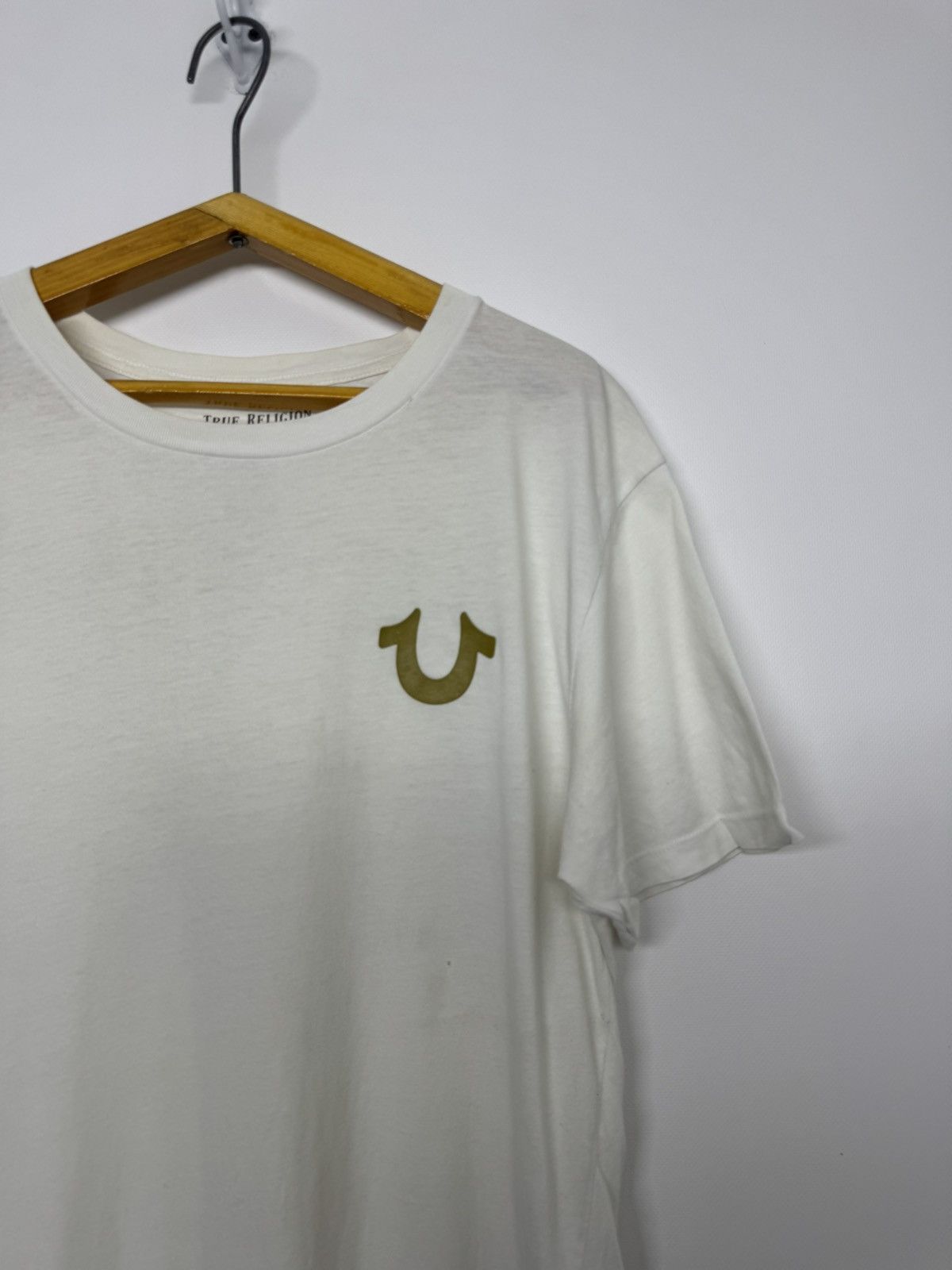 True Religion Vintage True Religion T-Shirt White Gold big logo Size US S / EU 44-46 / 1 - 7 Thumbnail