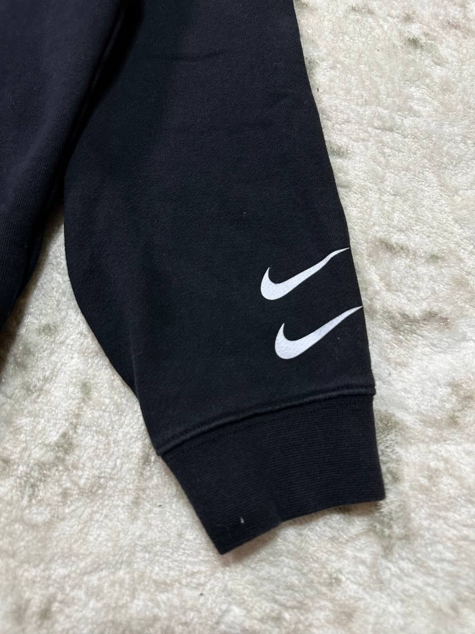 Nike Nike Black Swoosh Hoodie - Classic Streetwear Essential Size US M / EU 48-50 / 2 - 5 Thumbnail