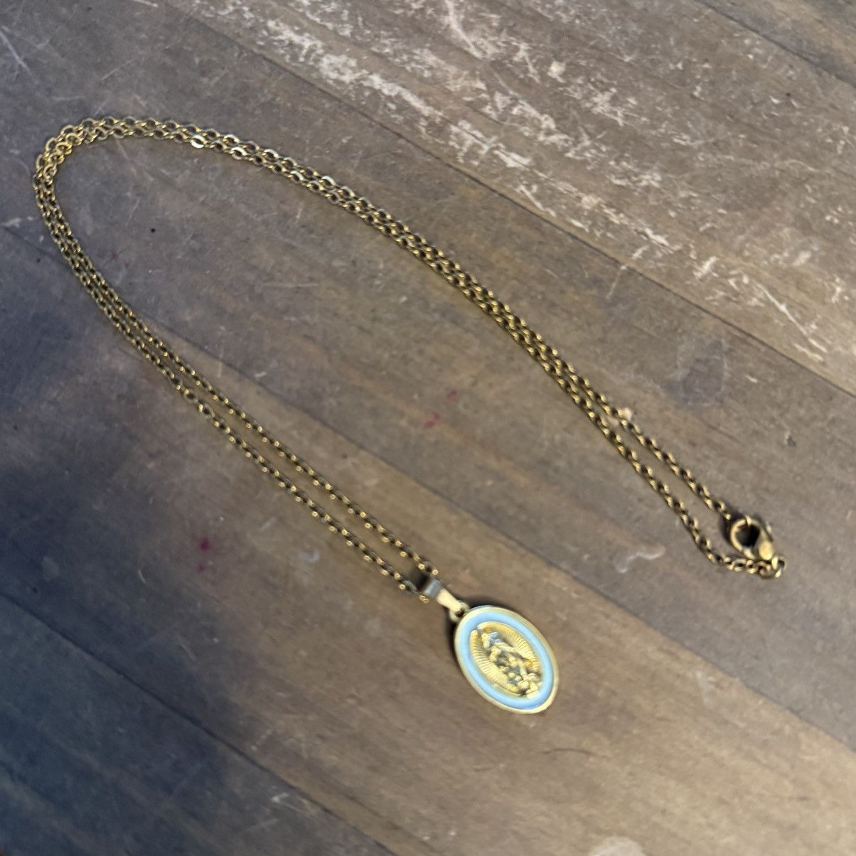 Other Gold tone Virgin Mary medallion pendant necklace Size ONE SIZE - 3 Thumbnail
