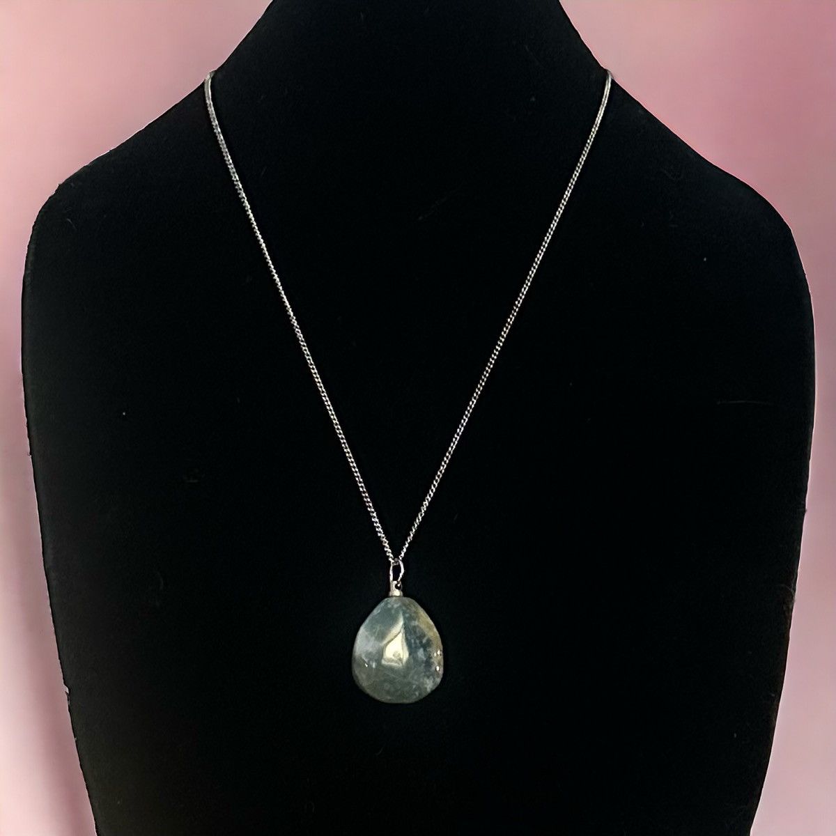 Vintage Vintage polished Aquatine Calcite pendant necklace Size ONE SIZE - 1 Thumbnail