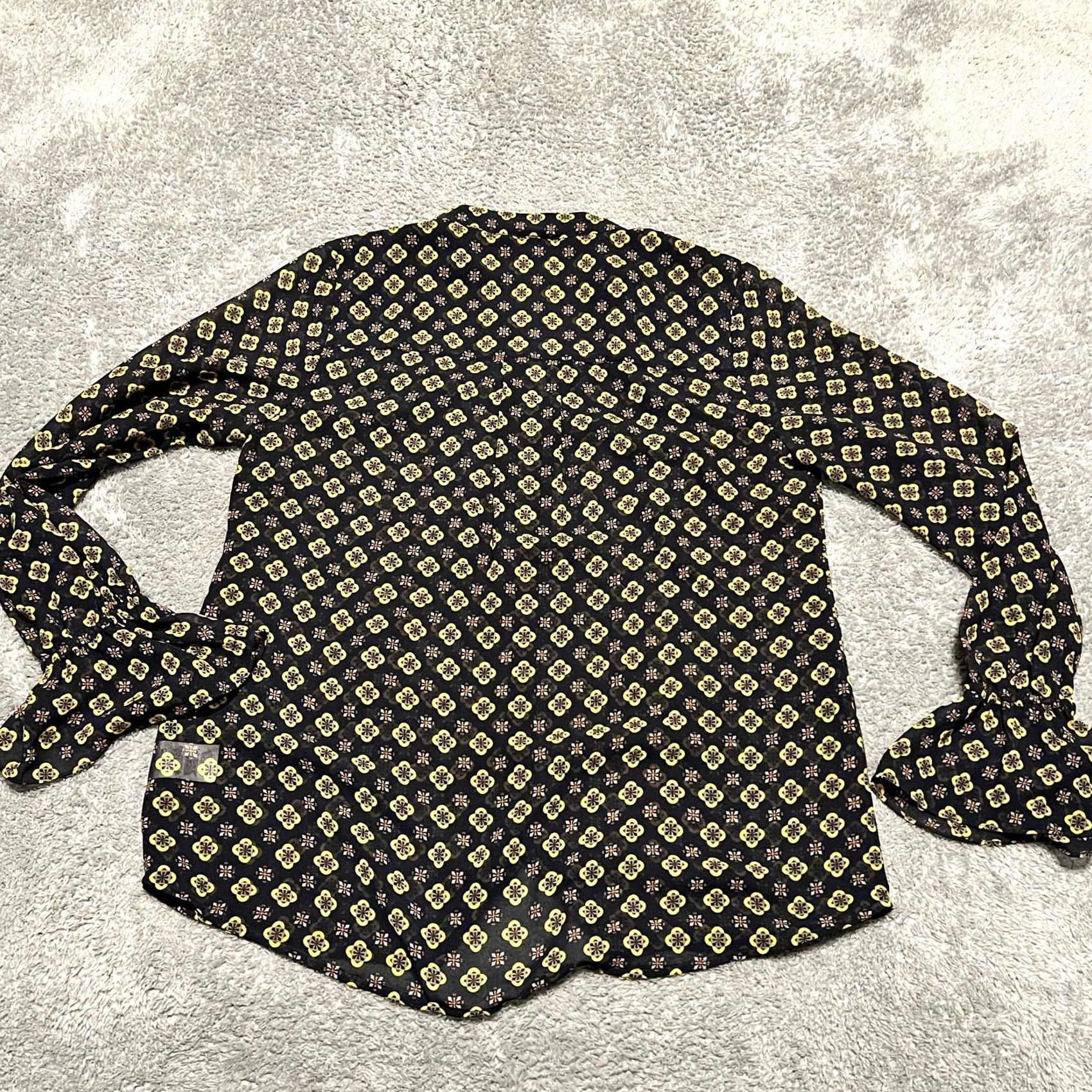 Vintage CAbi Shirt Blouse Womens Small Blue Mosaic Sheer Long Sleeve Ruffle Cuff 3772 Size S / US 4 / IT 40 - 3 Thumbnail