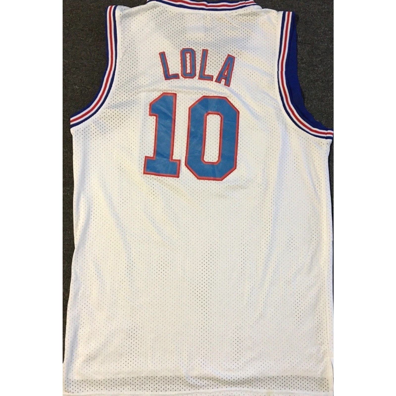 Vintage VINTAGE Champion Space Jam Lola Bunny Jersey XL Men White T-Shirt 90s Cartoon NBA Bugs Bunny Tweety Michael Jordan Looney Tunes Fans Size US XL / EU 56 / 4 - 2 Thumbnail
