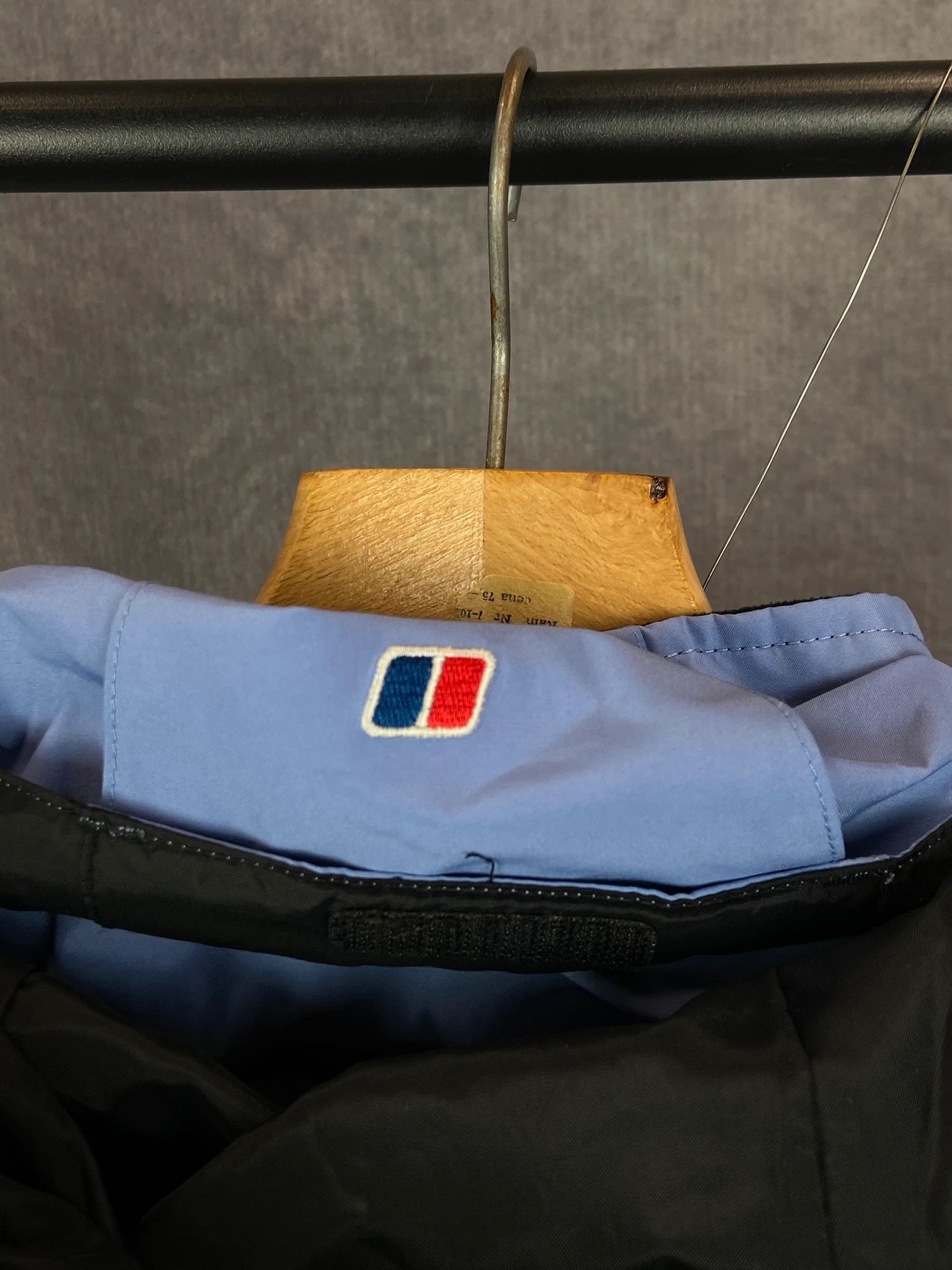 Berghaus Berghaus Blue Shell / Waterproof Minimal Outdoor (10) Size US M / EU 48-50 / 2 - 6 Thumbnail