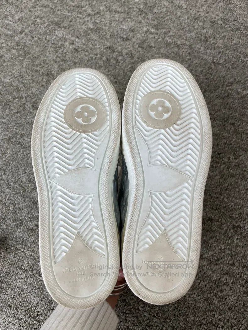 Louis Vuitton Louis Vuitton Silver sequined patchwork print sneakers Size US 5.5 / IT 35.5 - 4 Thumbnail