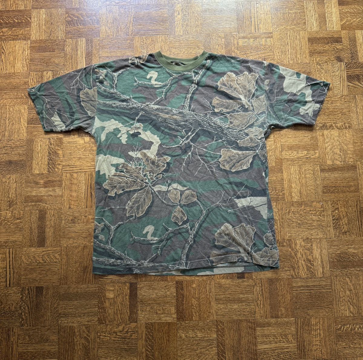 Vintage Vintage Camouflage Graphic Tee Size US XL / EU 56 / 4 - 1 Thumbnail